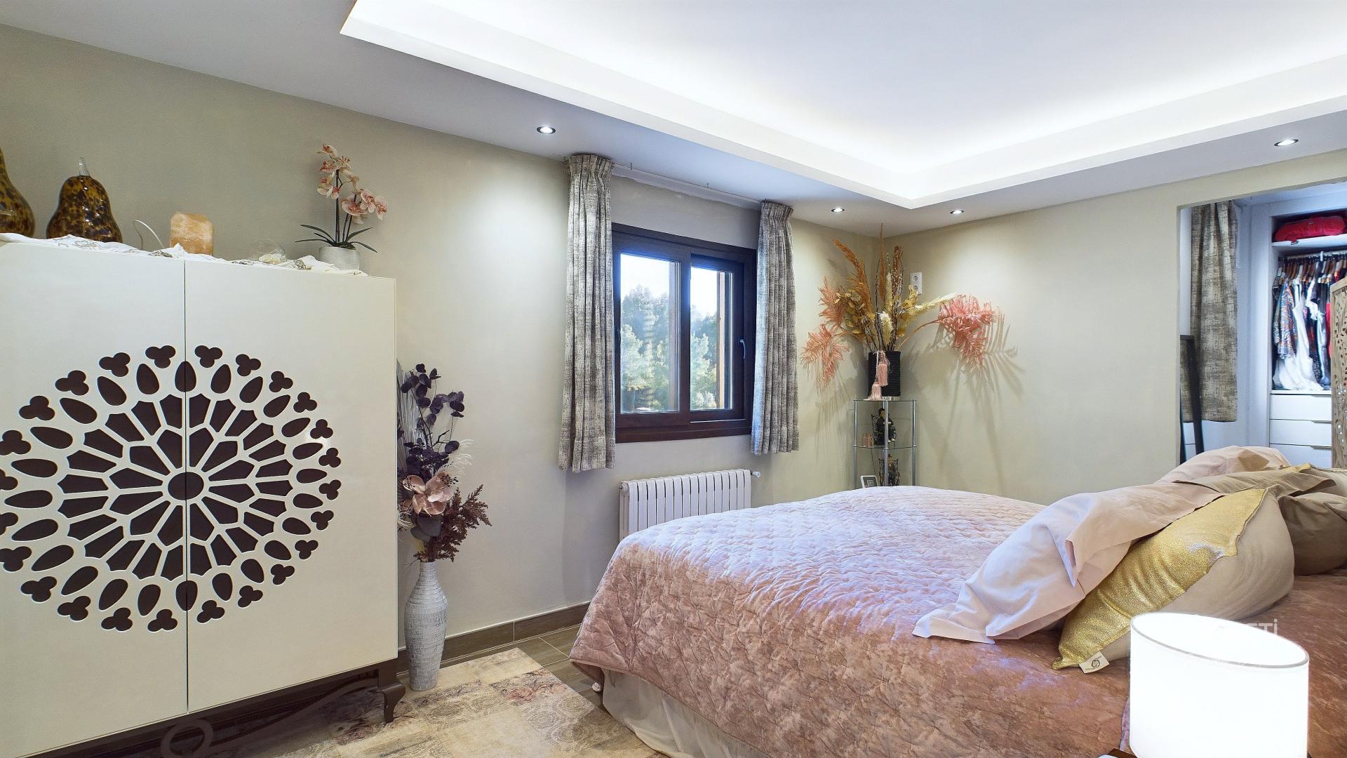 Photo 25 of the listing.