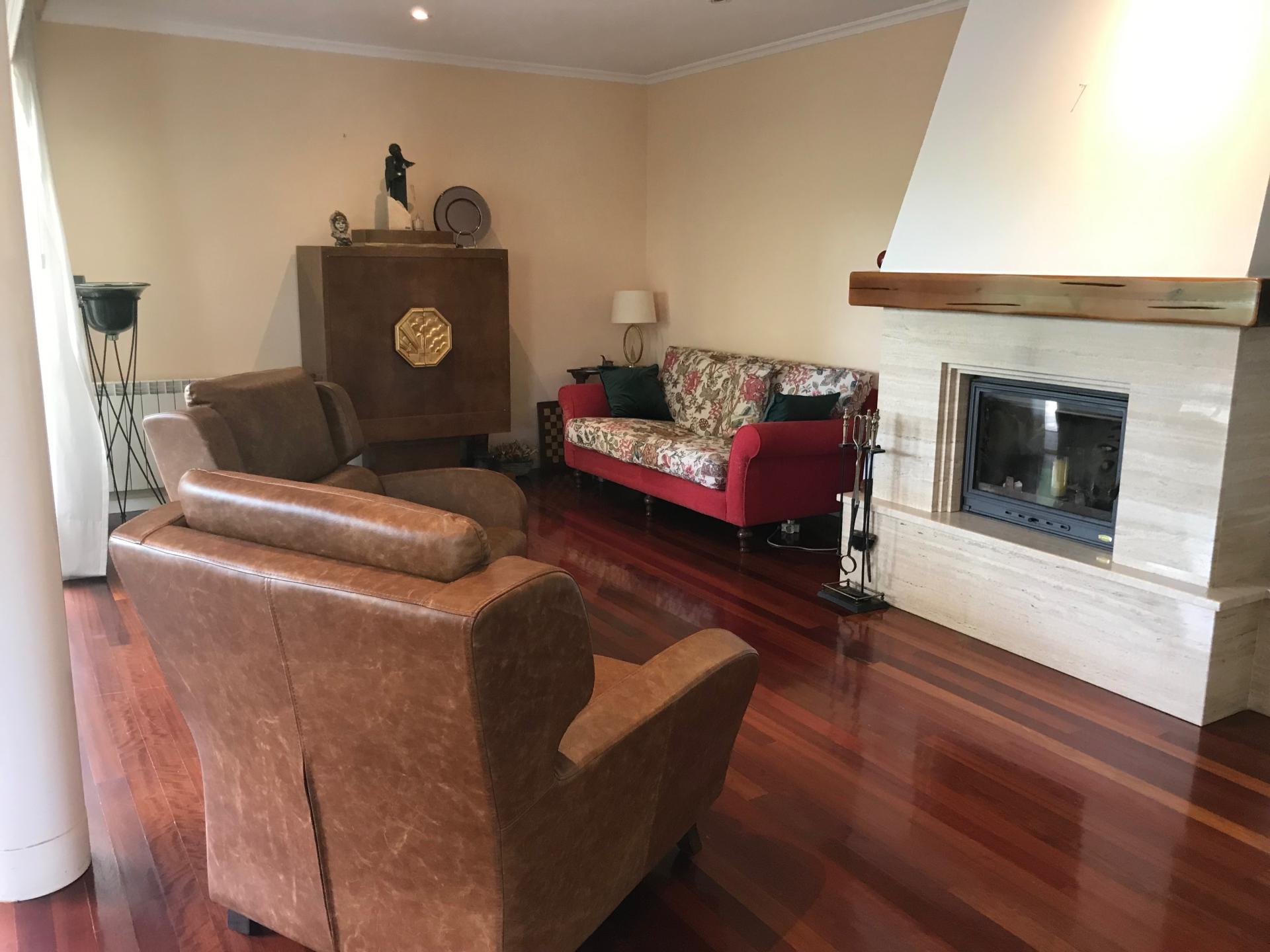 Photo 14 of the listing.