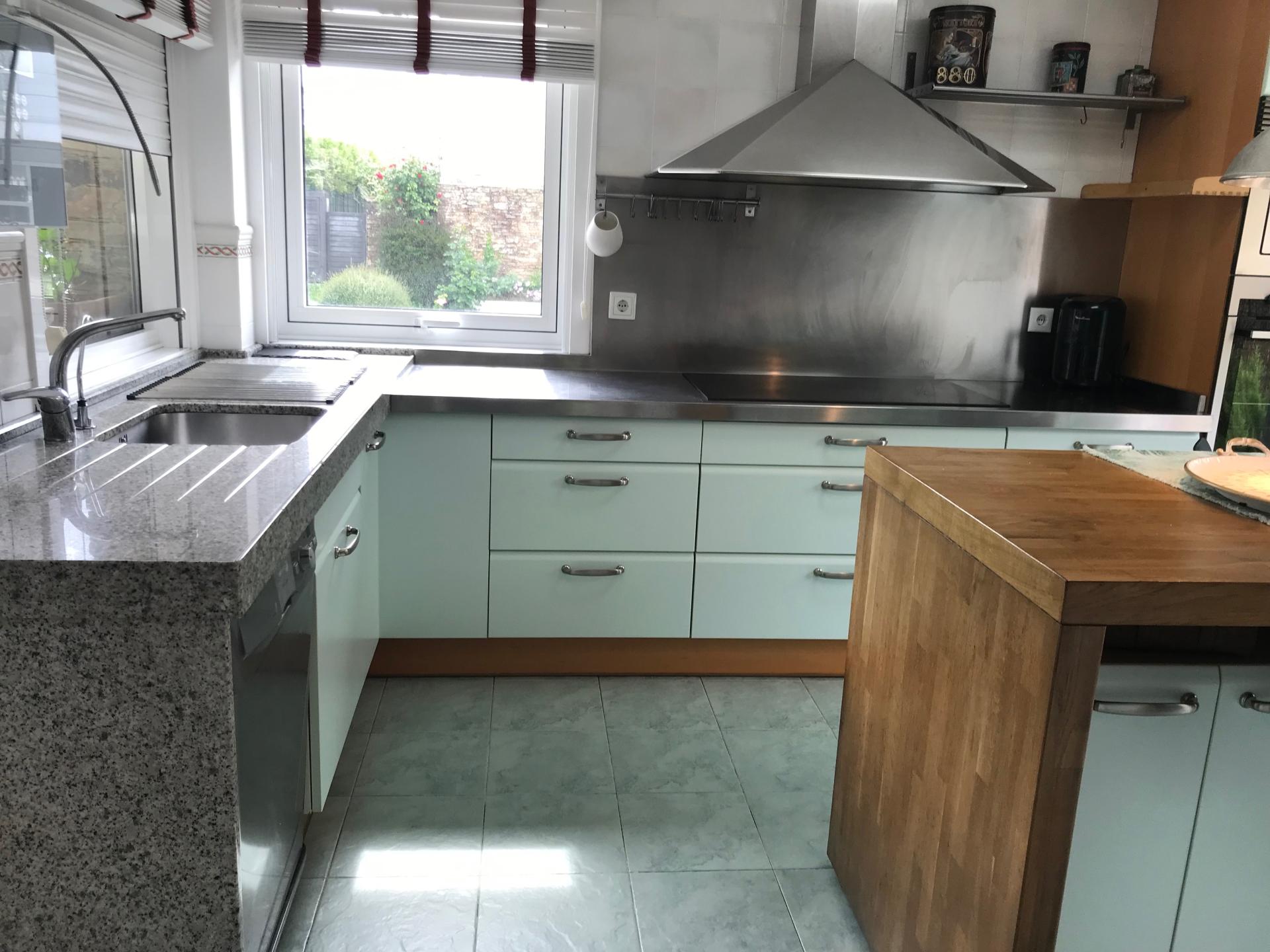 Photo 5 of the listing.