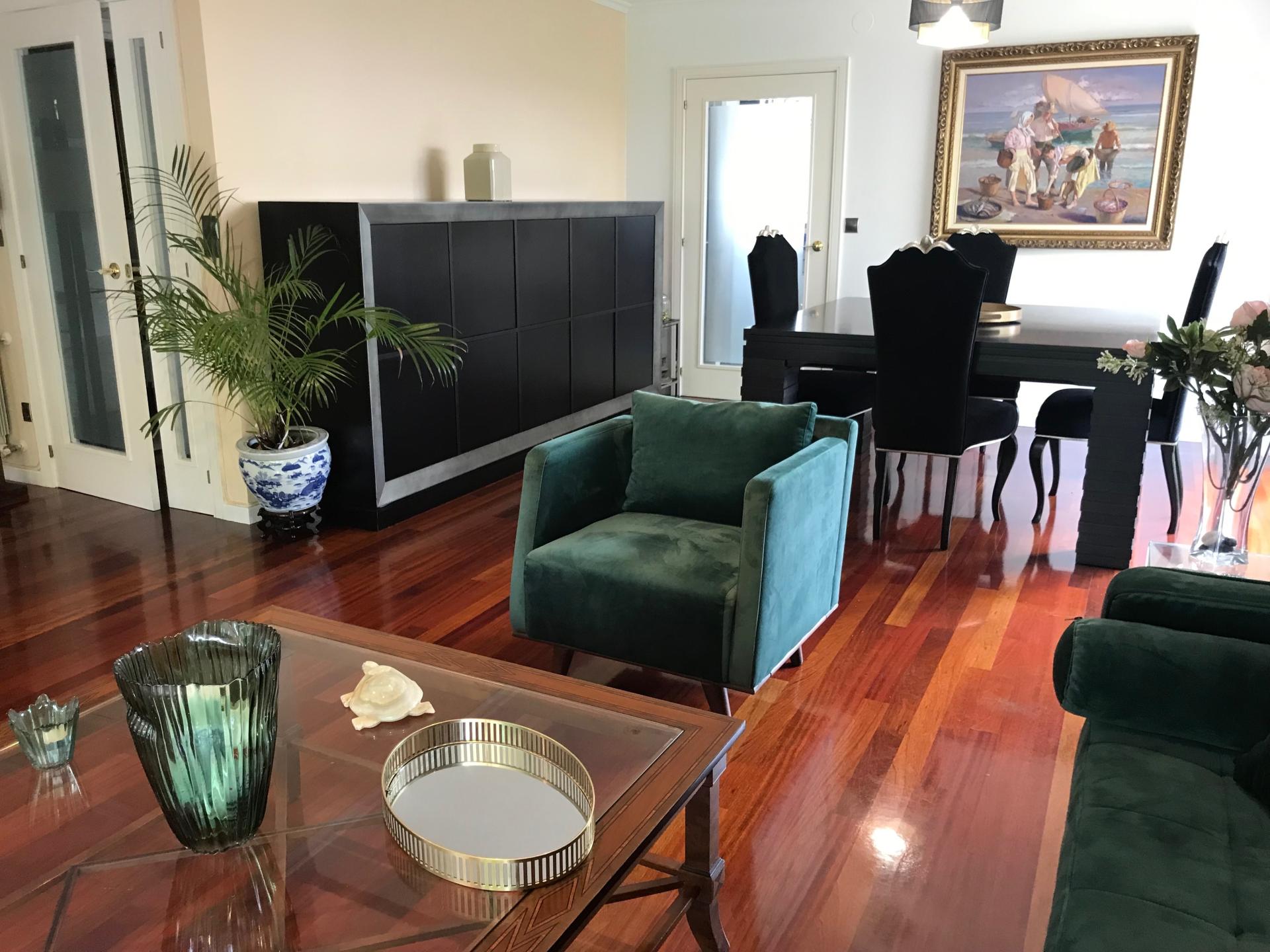 Photo 2 of the listing.