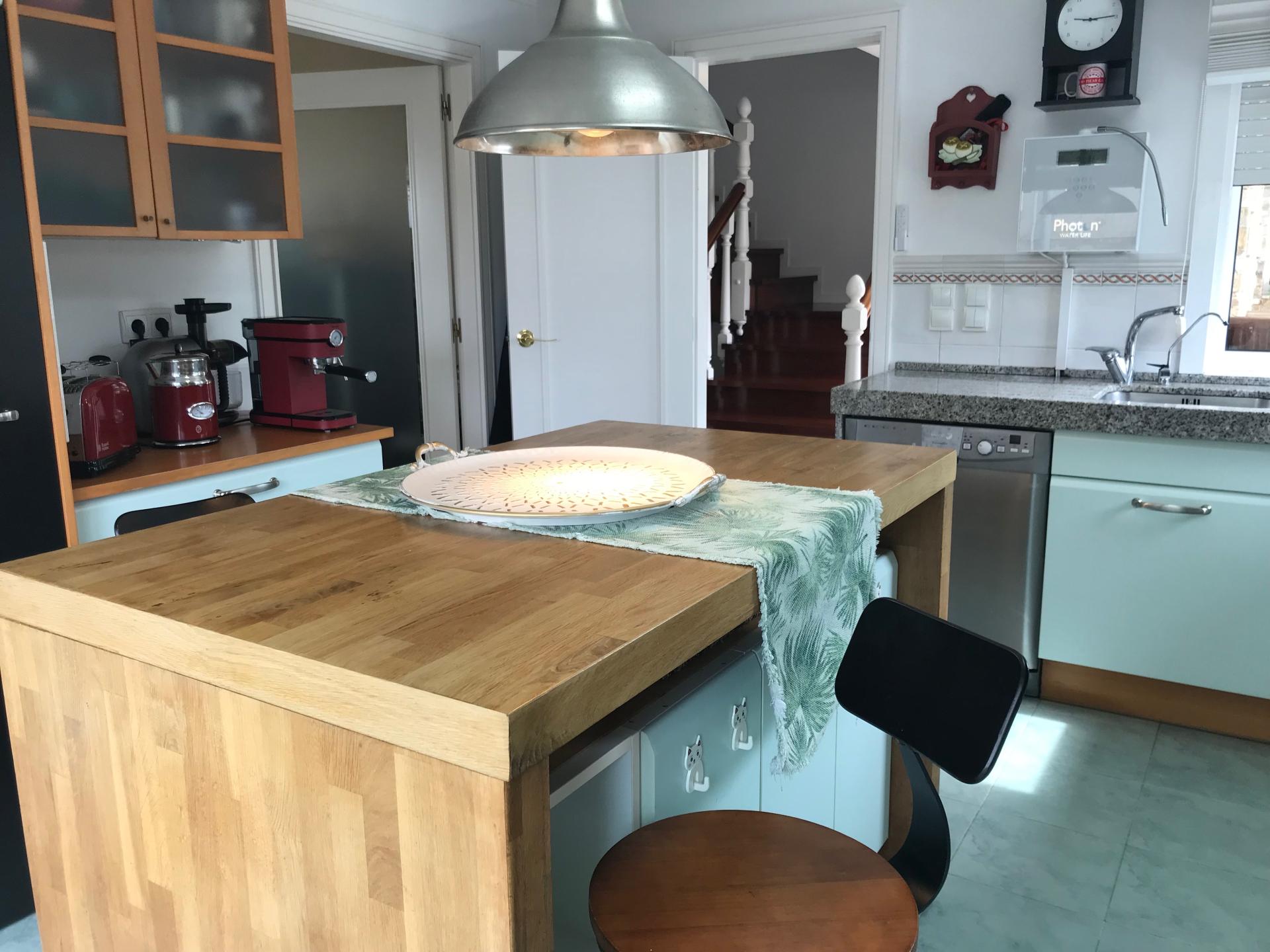 Photo 6 of the listing.