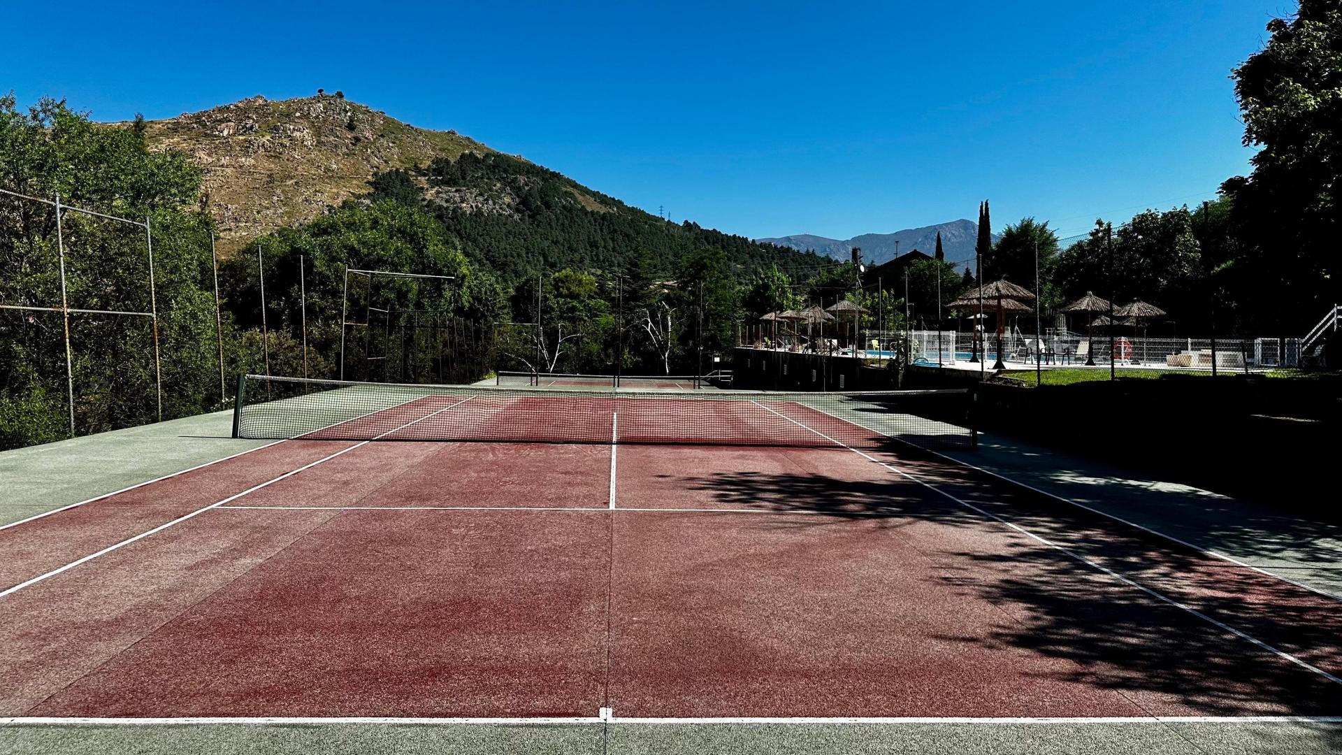 Photo 32 of the listing.