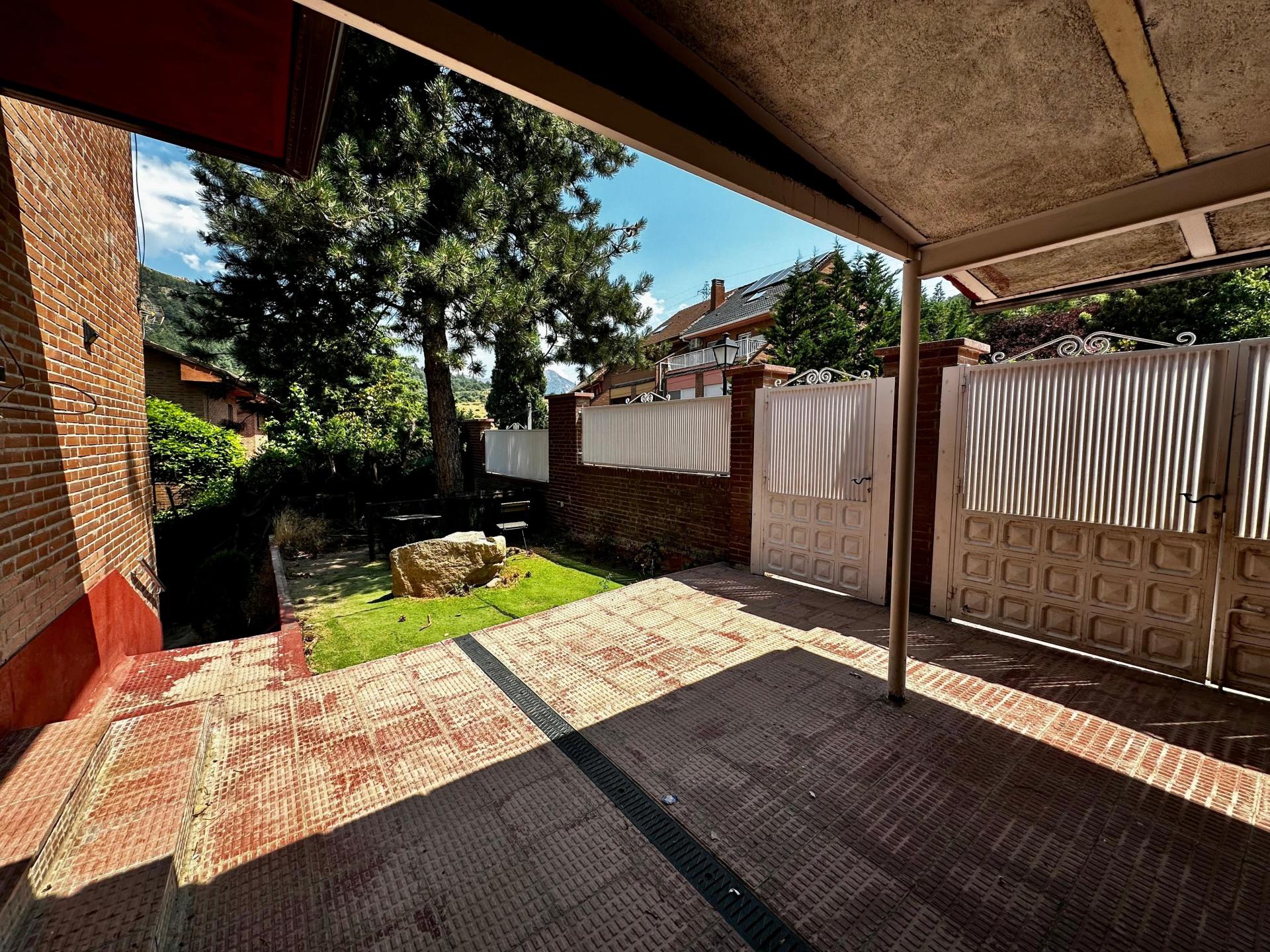 Photo 20 of the listing.