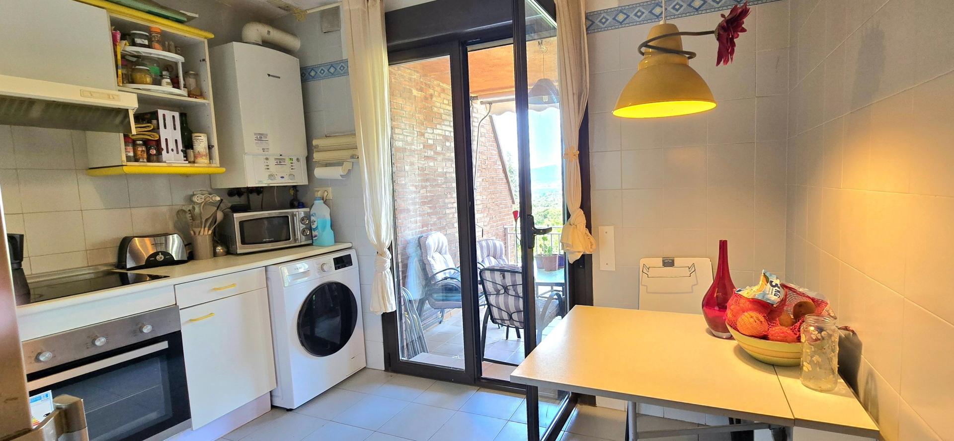 Photo 7 of the listing.