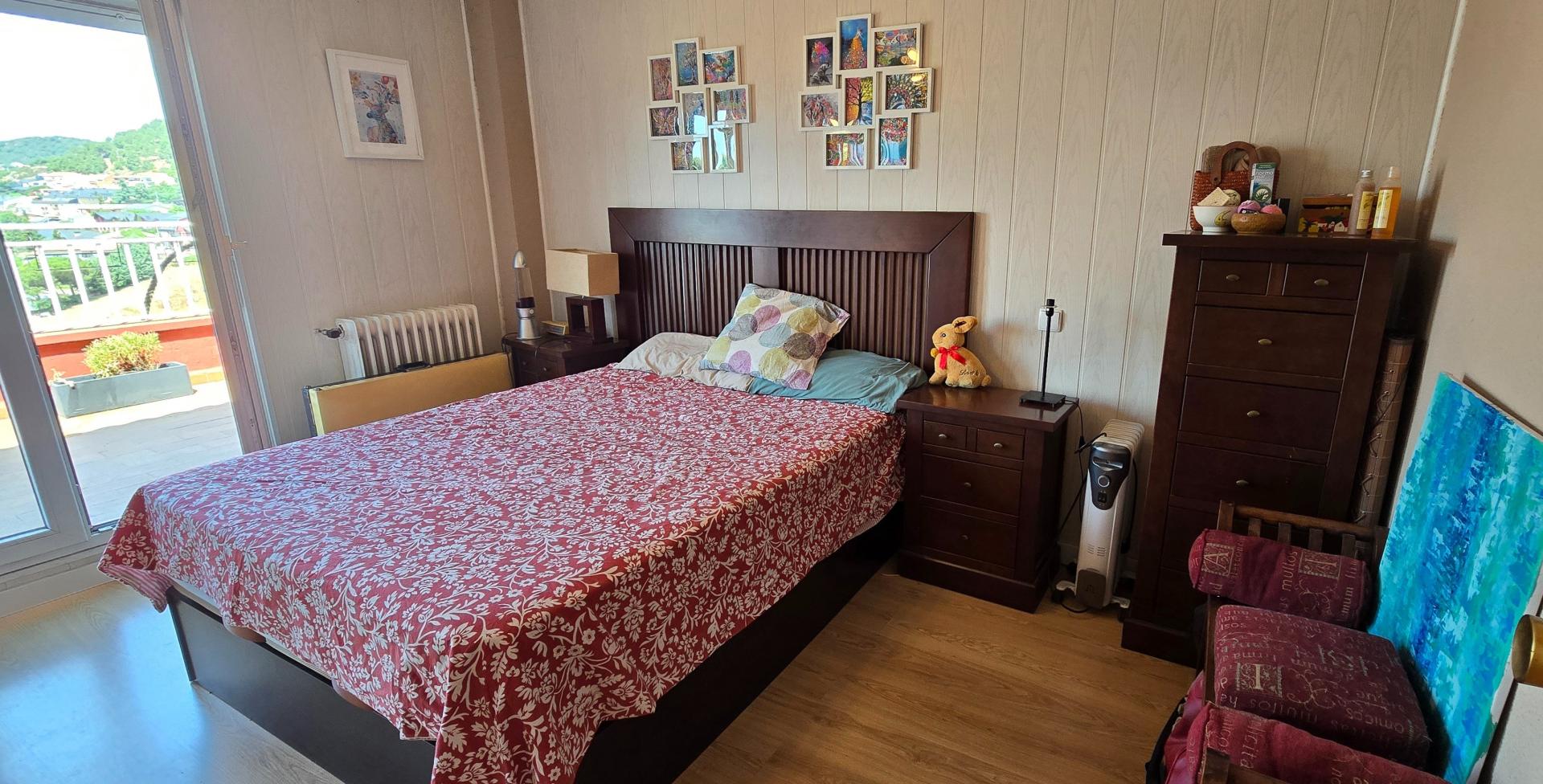 Photo 13 of the listing.