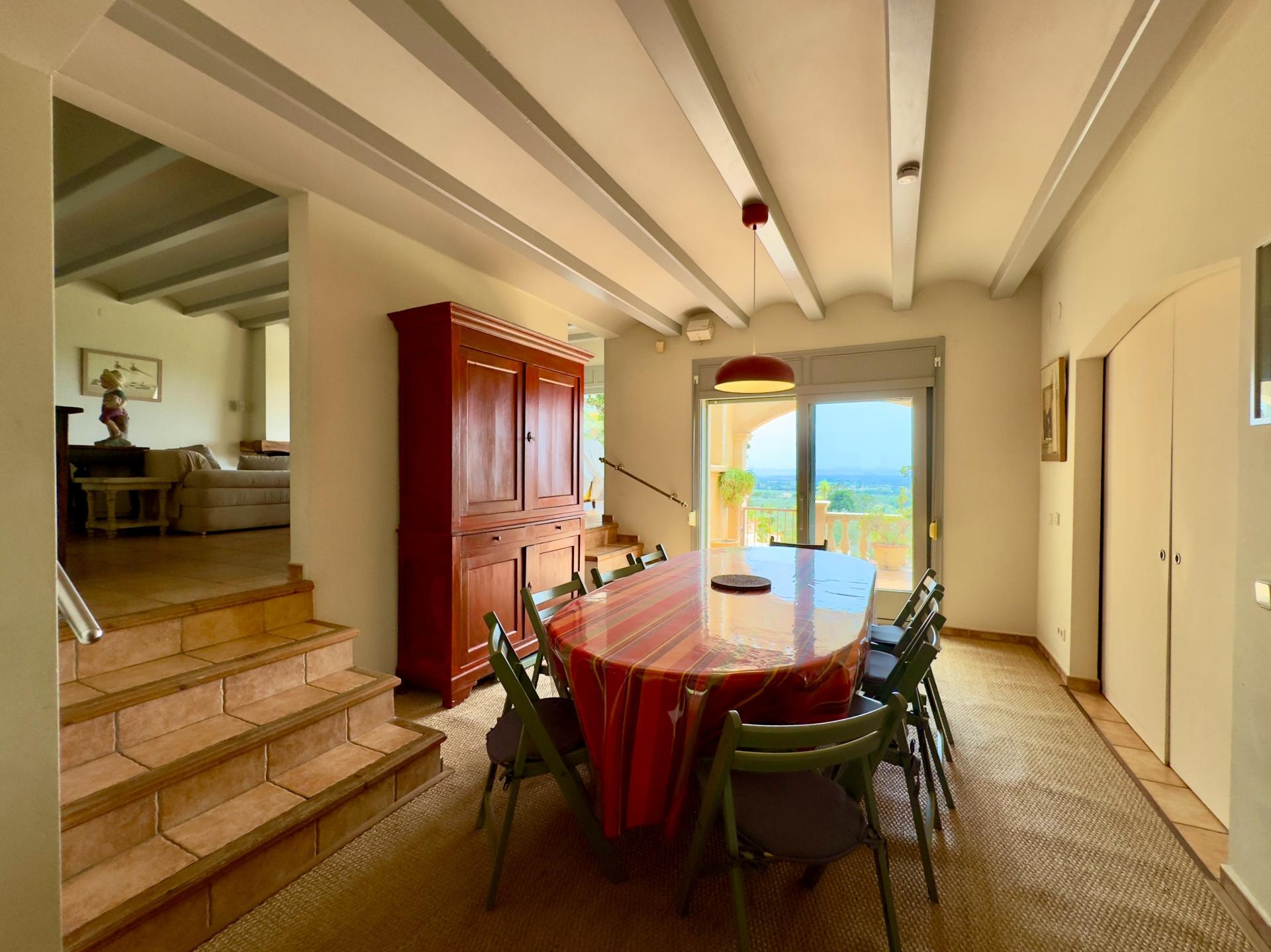 Photo 10 of the listing.