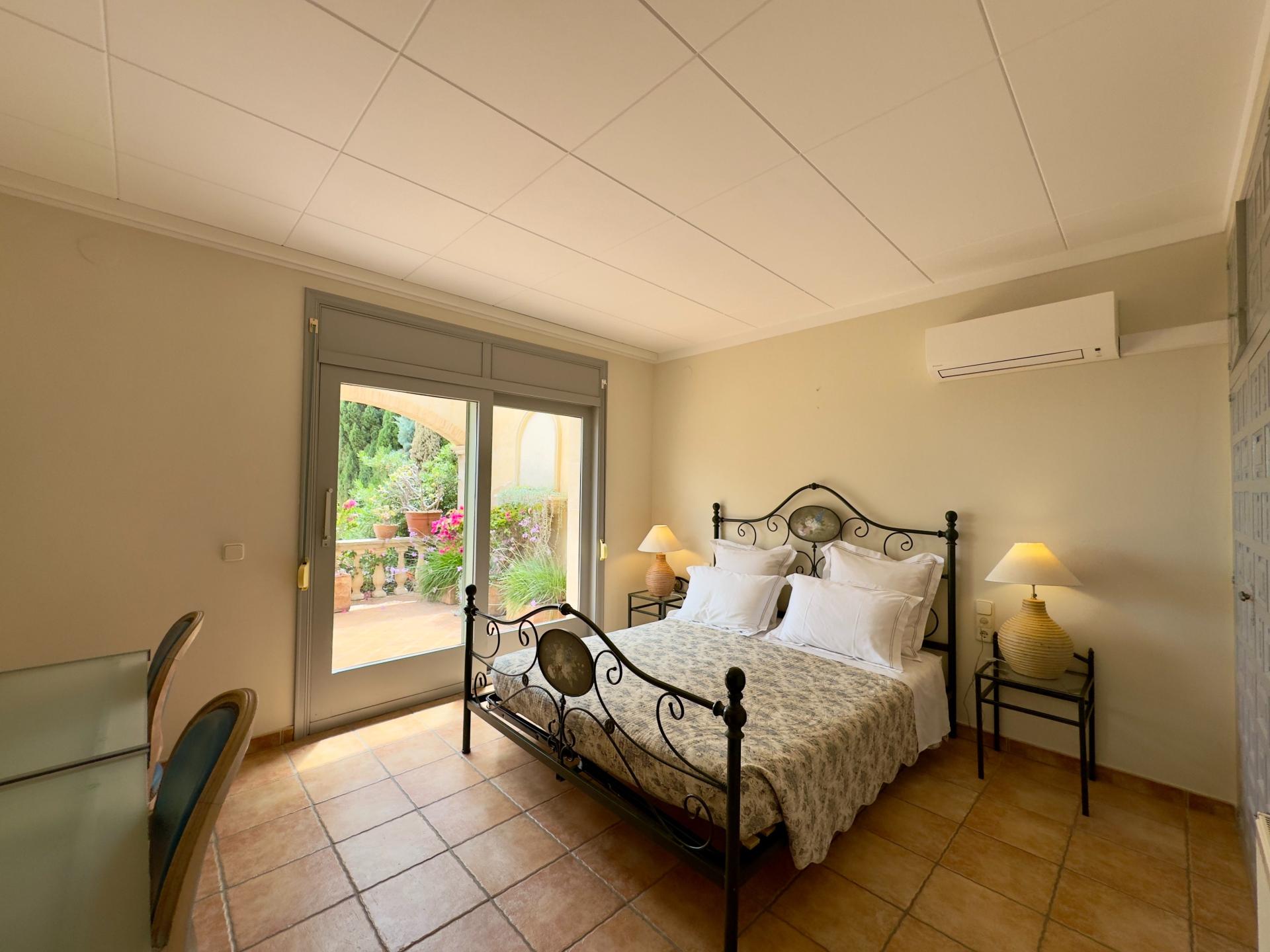 Photo 11 of the listing.