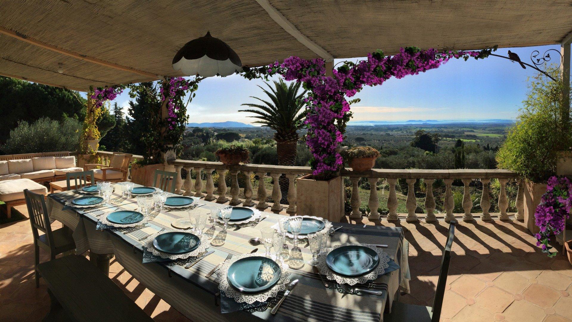 Photo 8 of the listing.