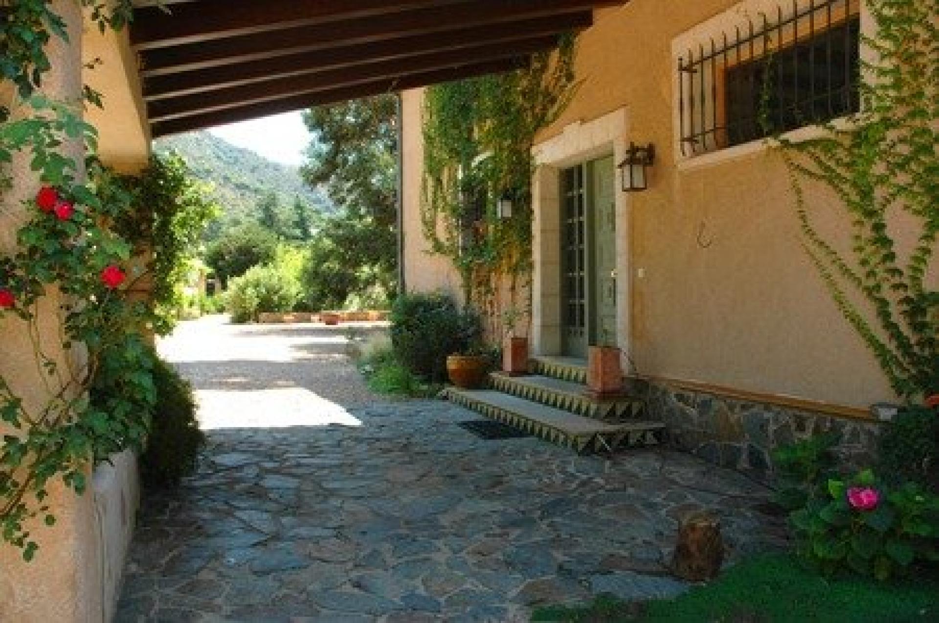 Photo 13 of the listing.