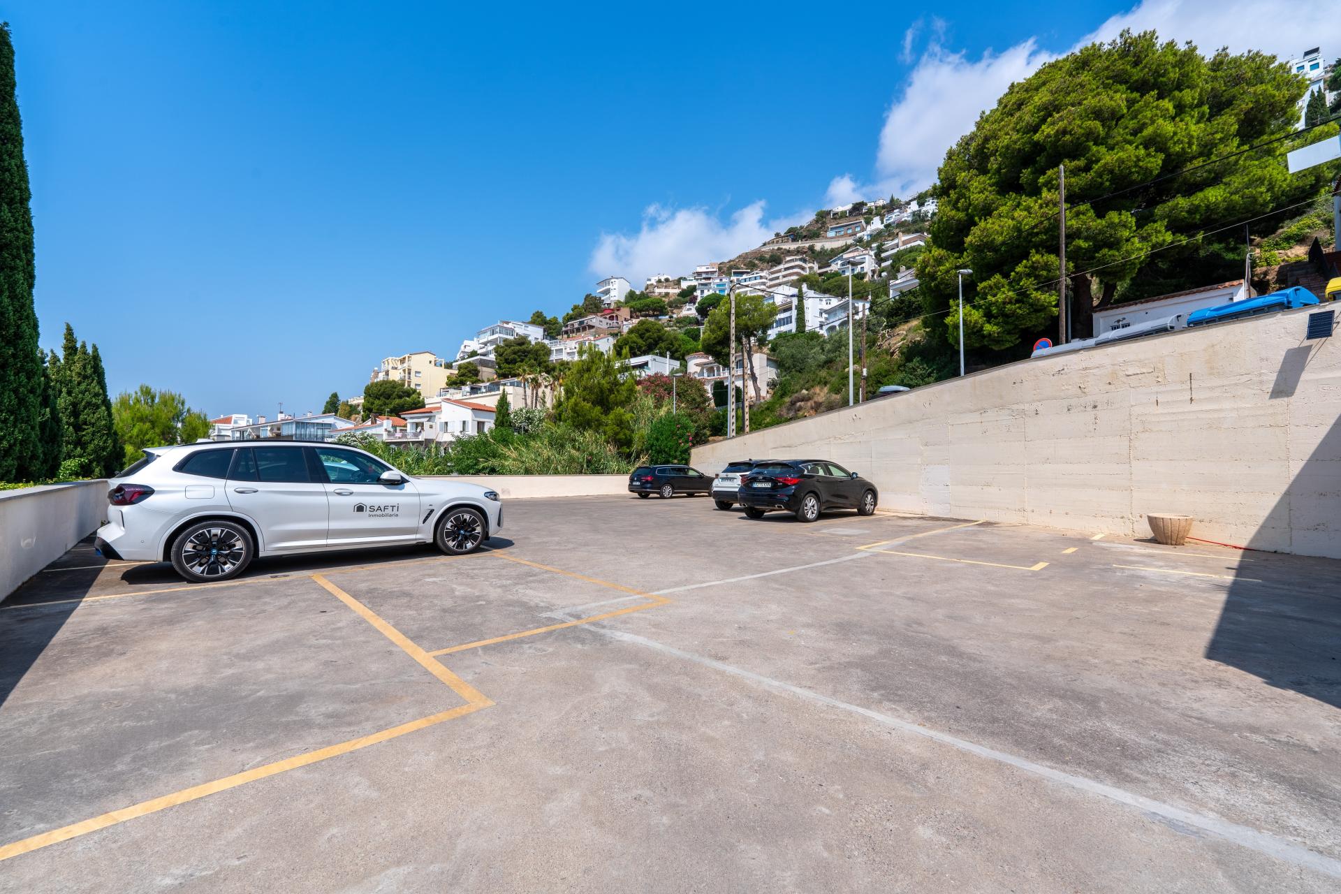 Photo 25 of the listing.