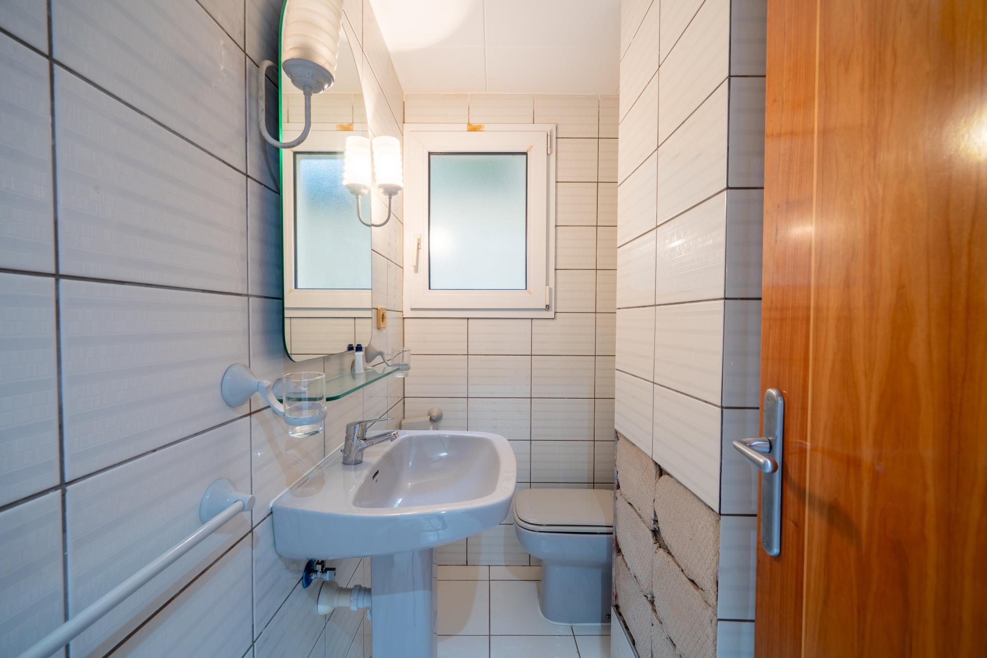 Photo 10 of the listing.