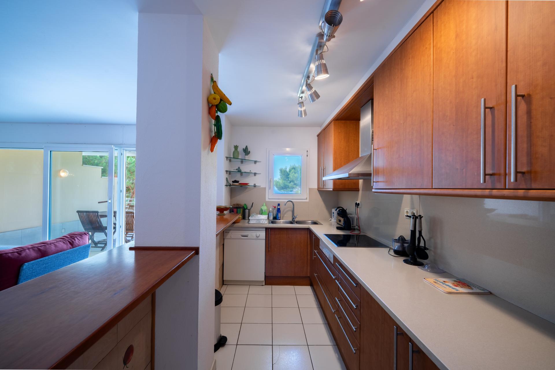 Photo 5 of the listing.