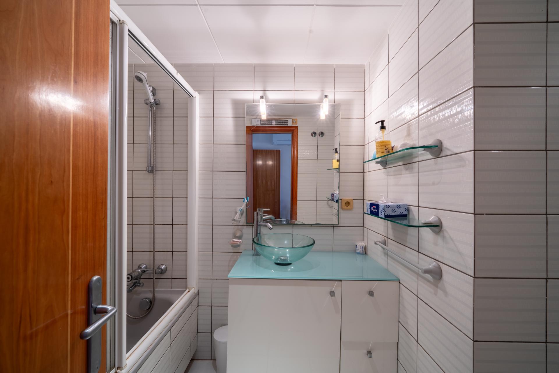 Photo 7 of the listing.