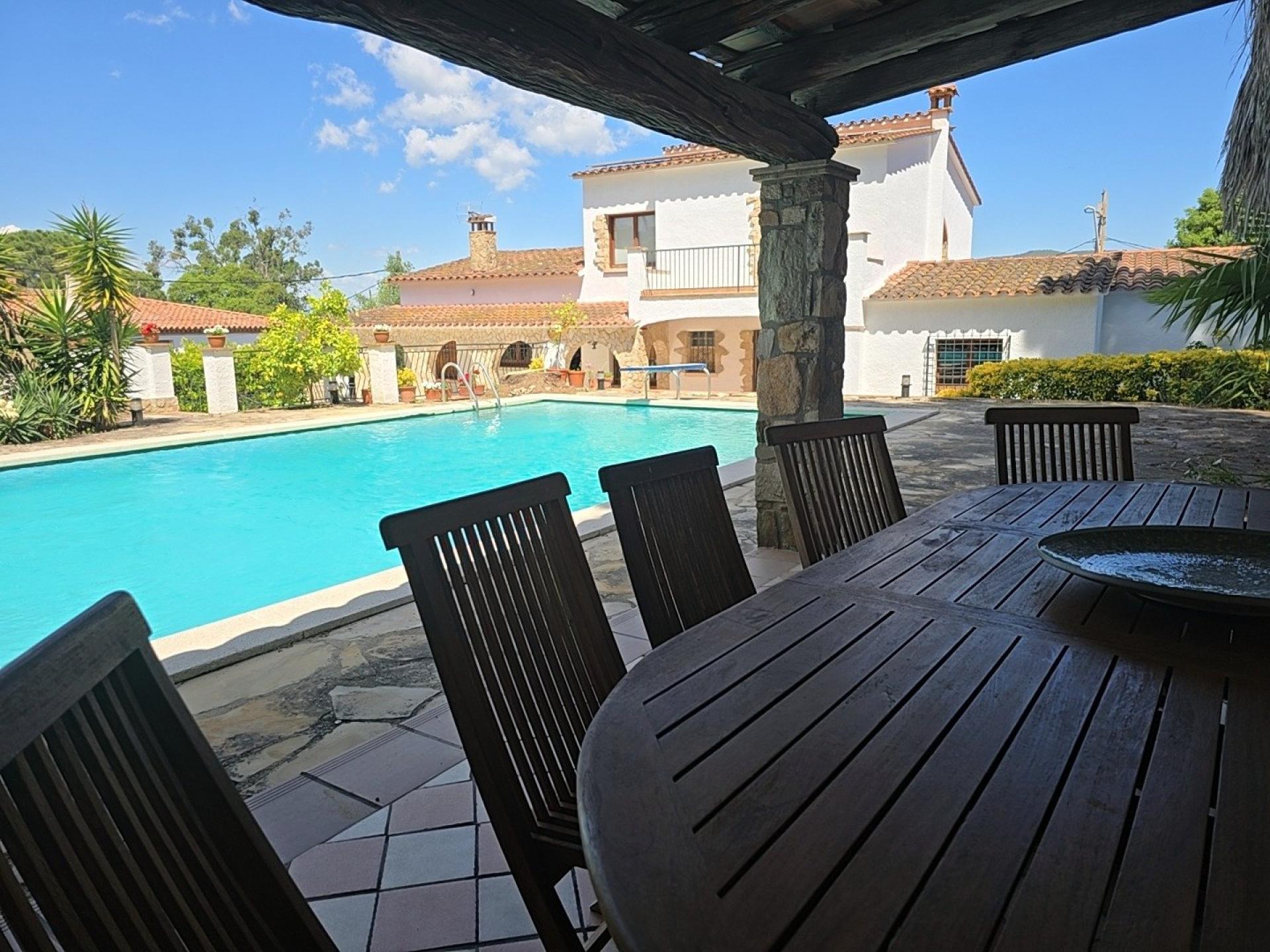 Photo 7 of the listing.