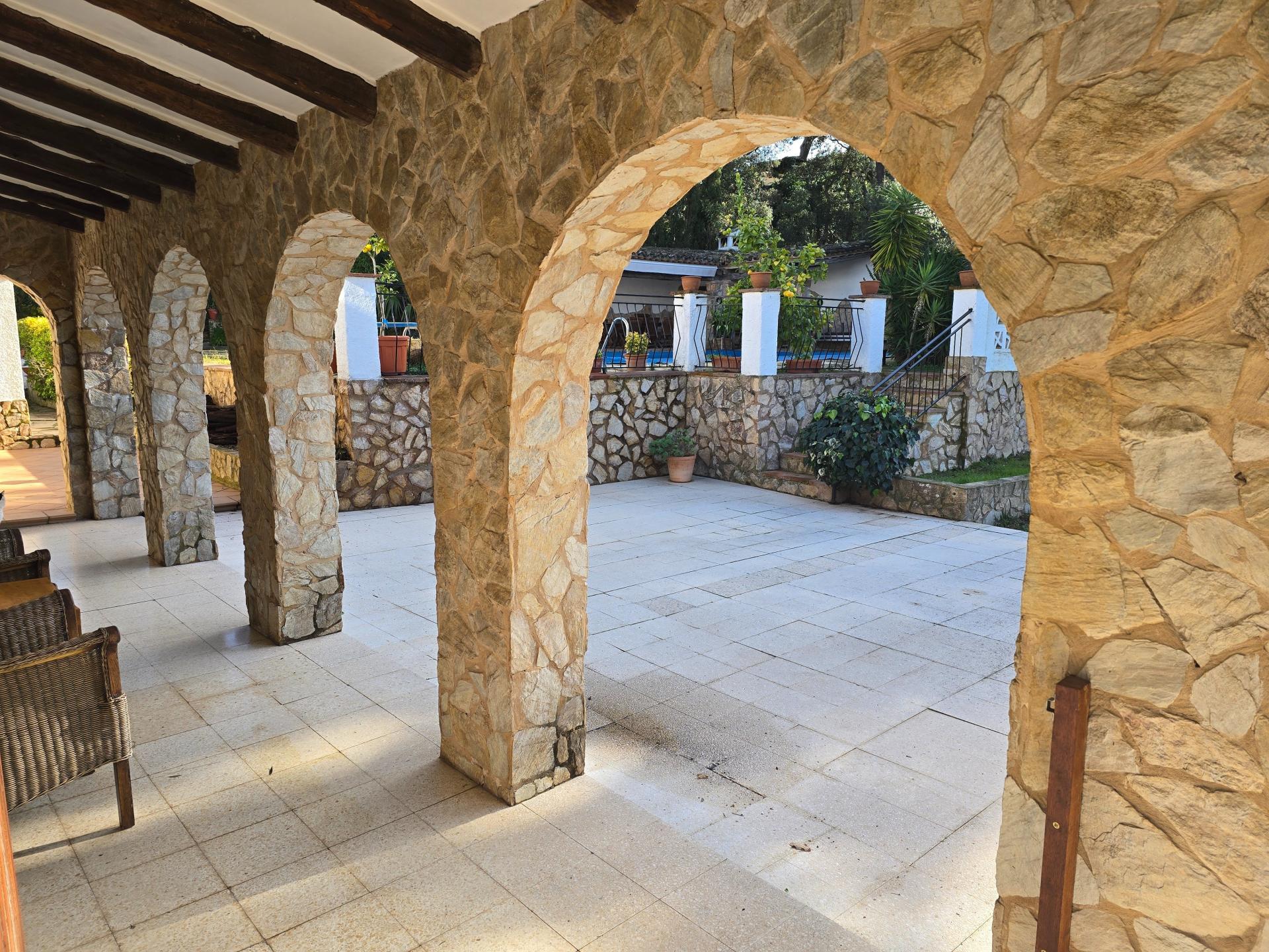 Photo 3 of the listing.