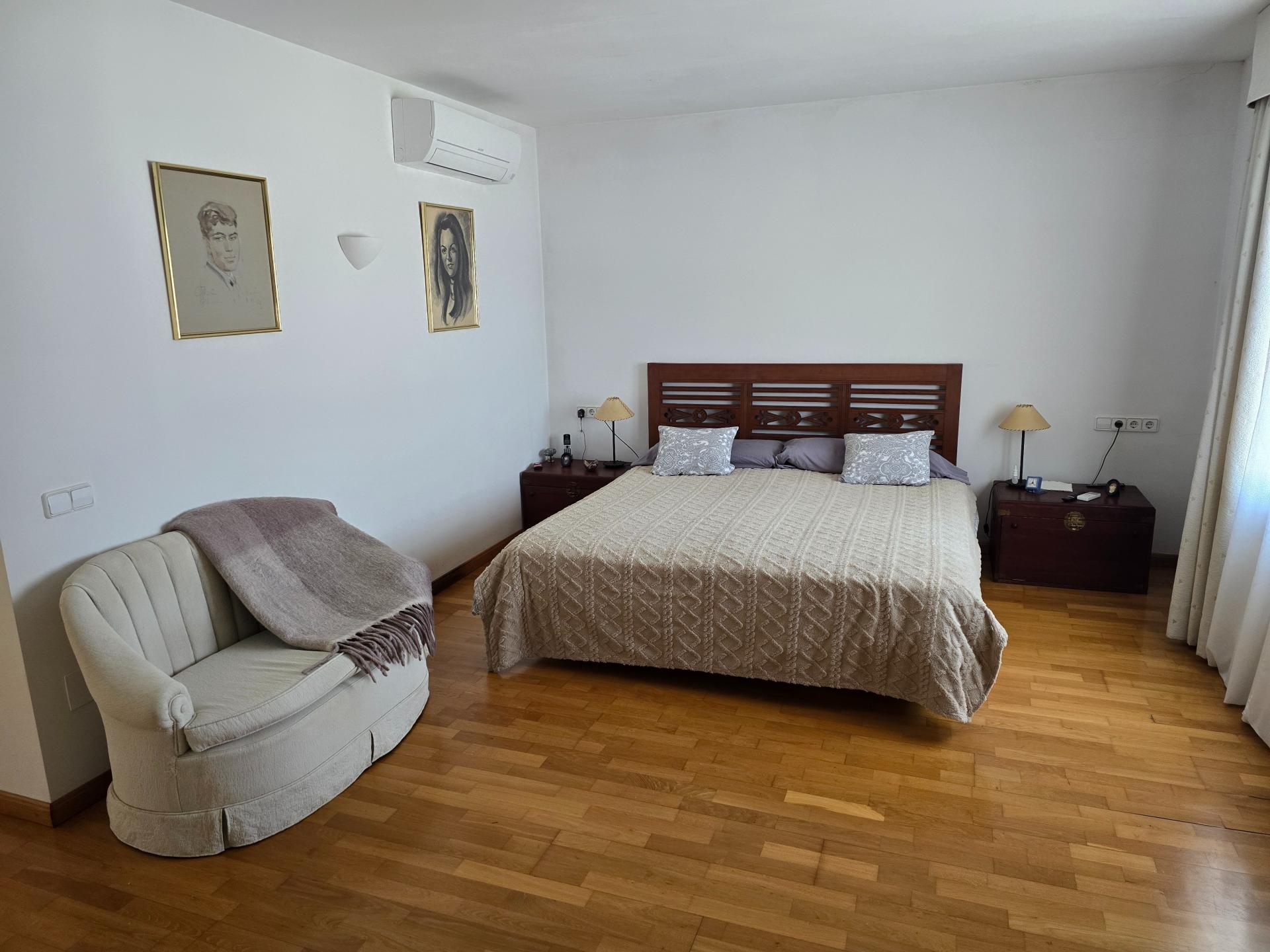 Photo 12 of the listing.