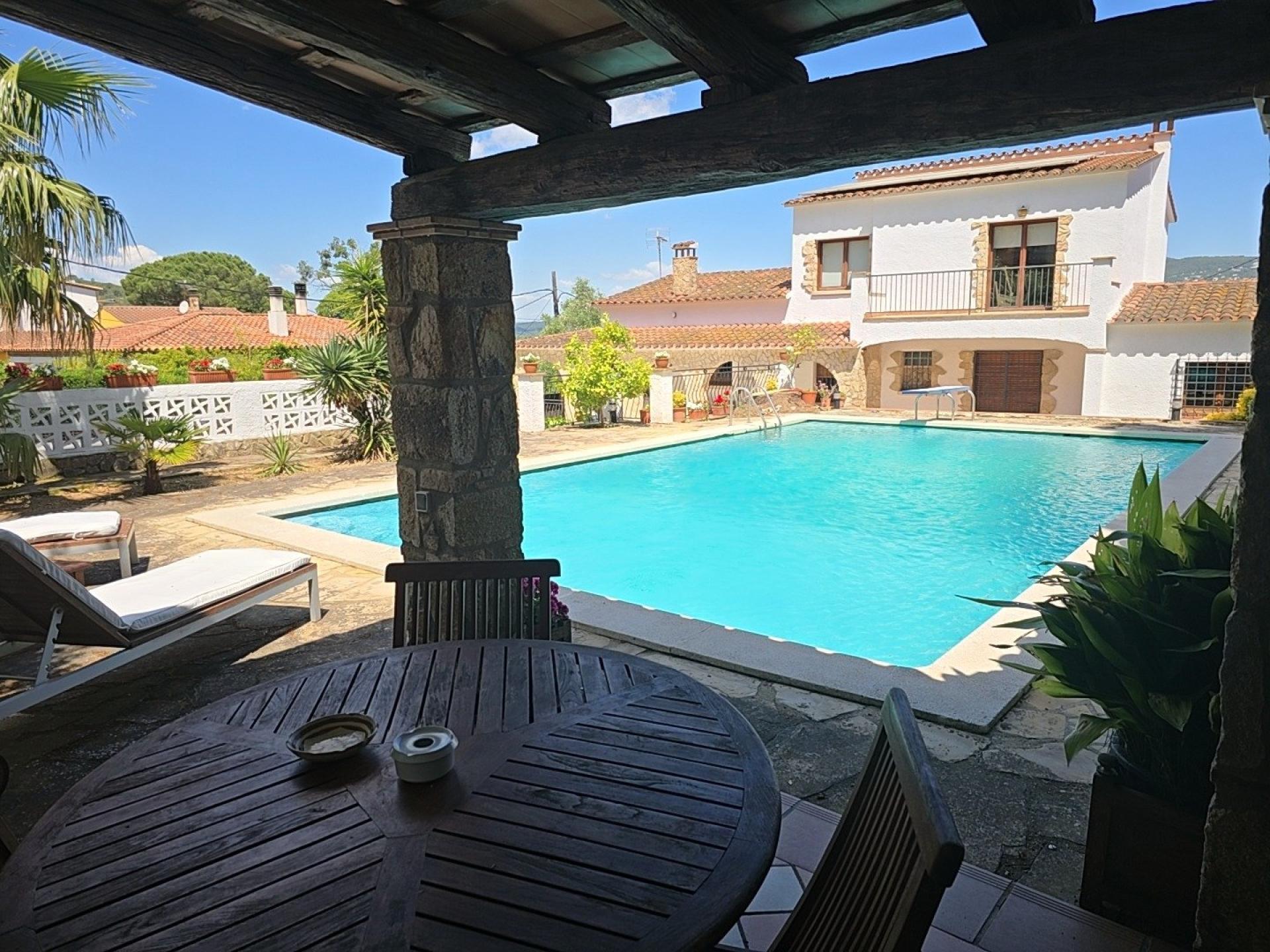 Photo 9 of the listing.