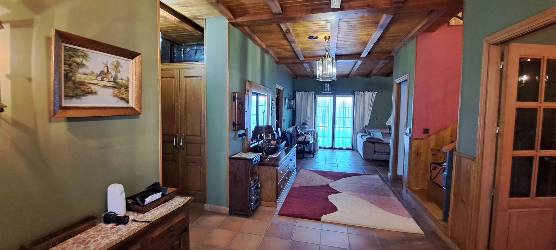 Photo 14 of the listing.