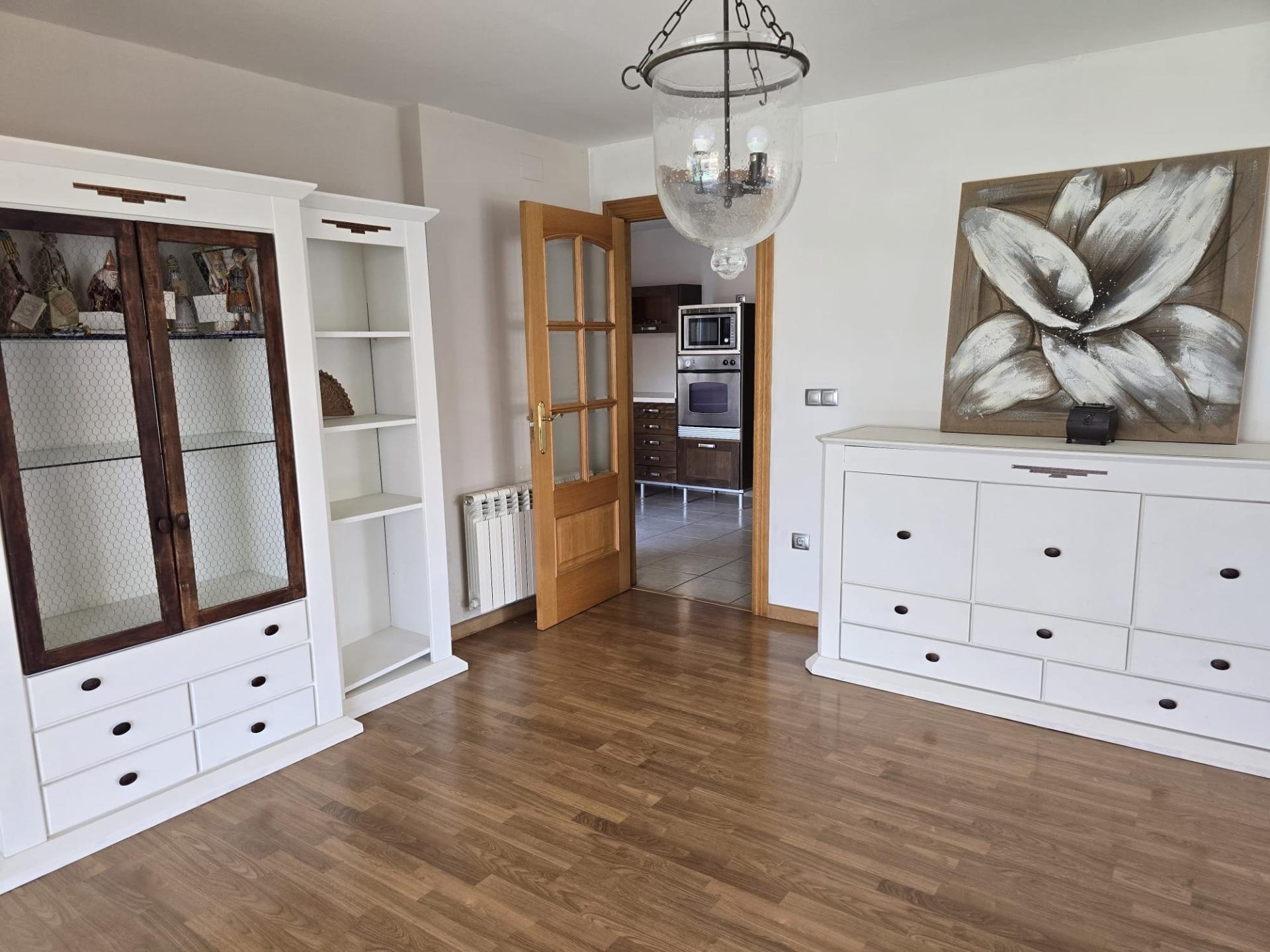 Photo 9 of the listing.