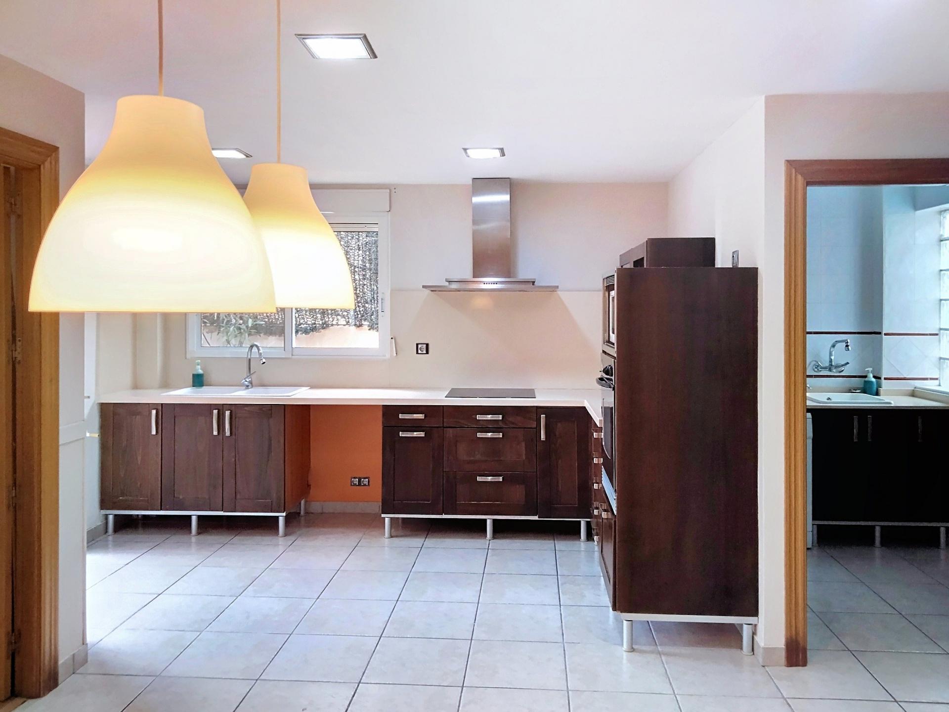 Photo 10 of the listing.