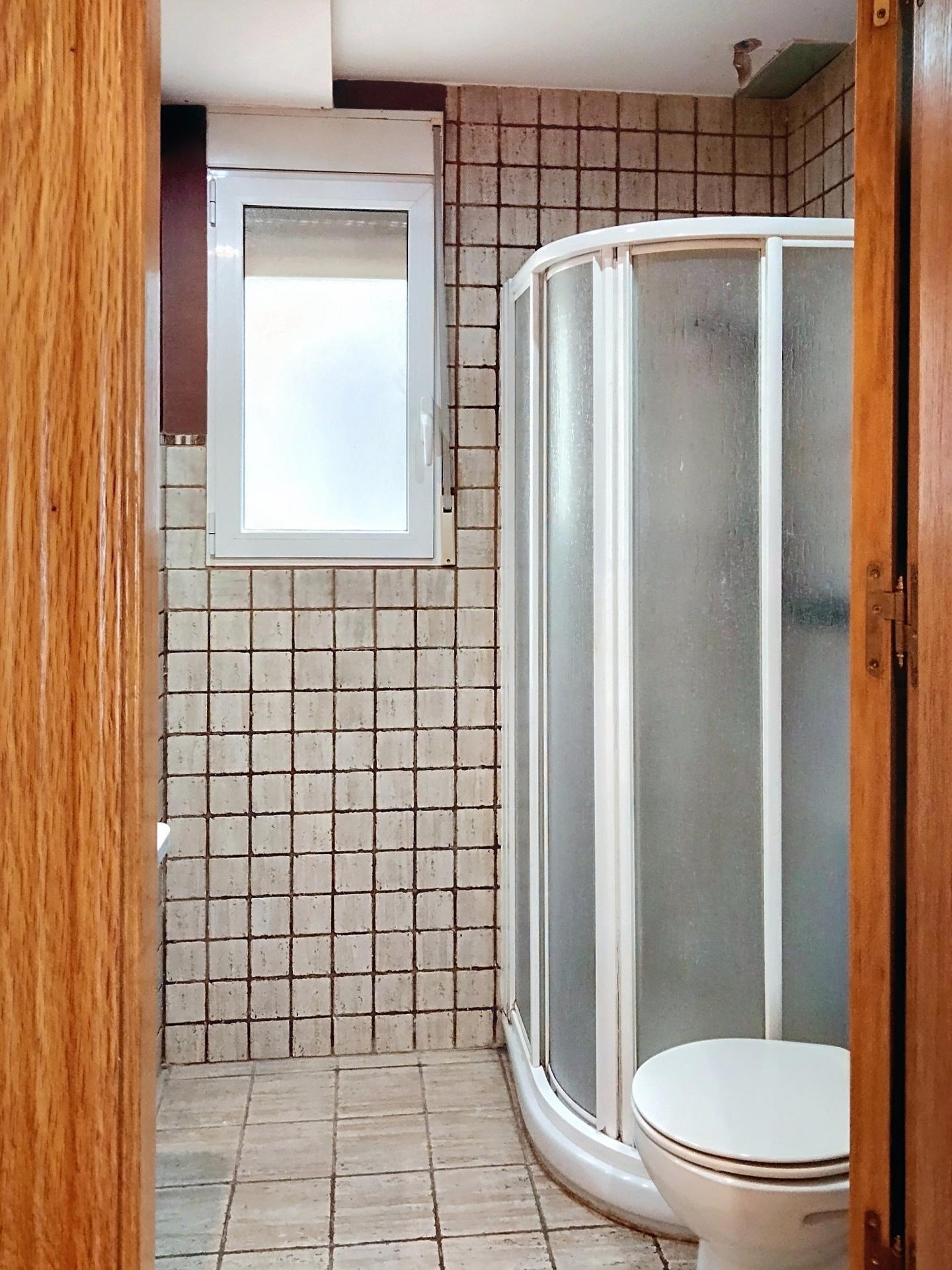 Photo 14 of the listing.