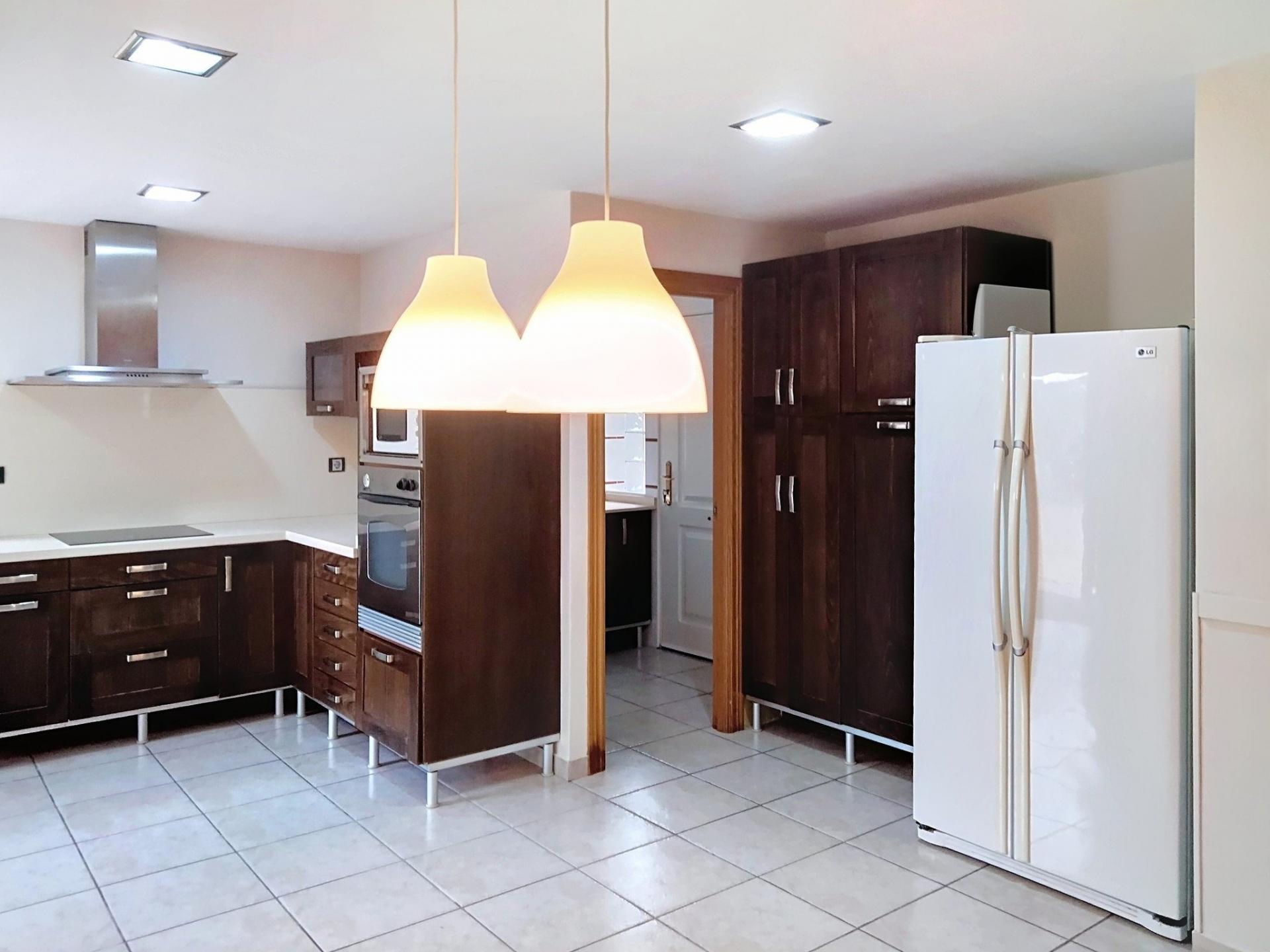 Photo 11 of the listing.