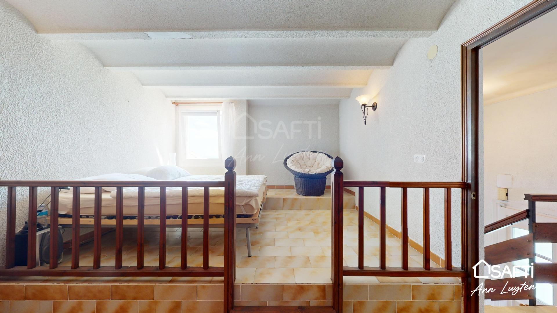 Photo 13 of the listing.