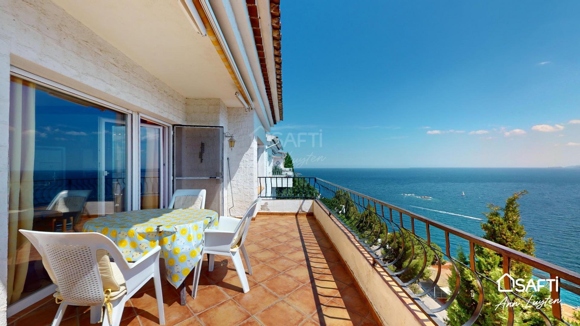 Photo 2 of the listing.