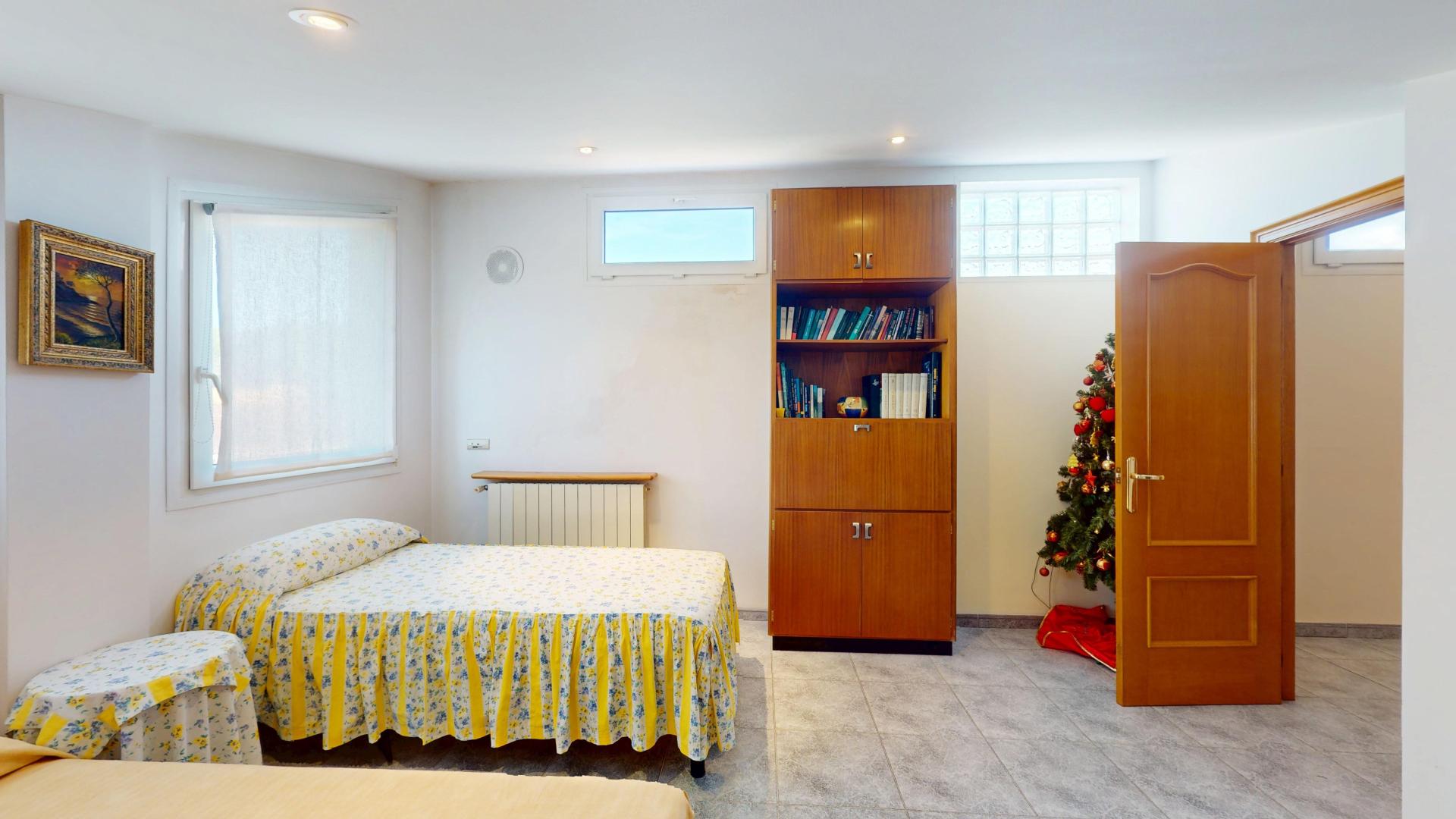 Photo 49 de l'annonce.