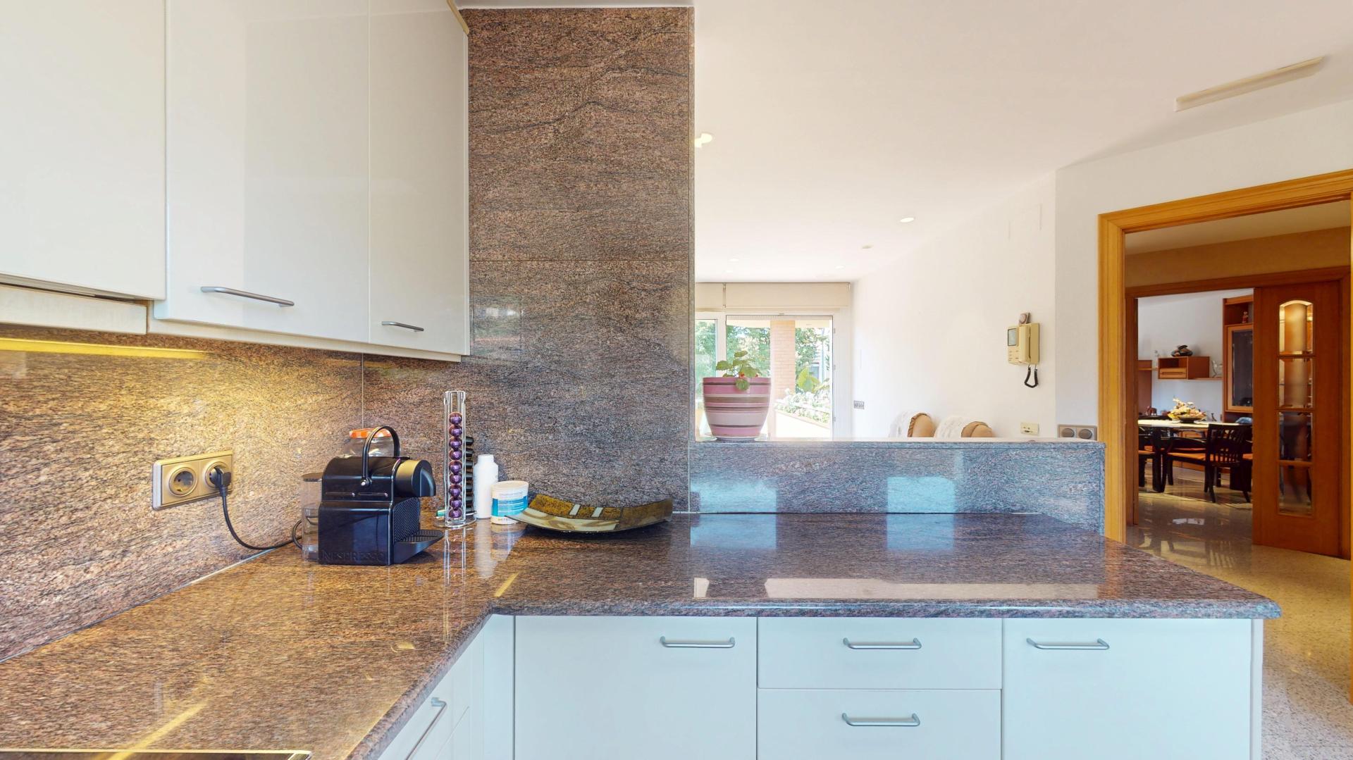 Photo 60 de l'annonce.