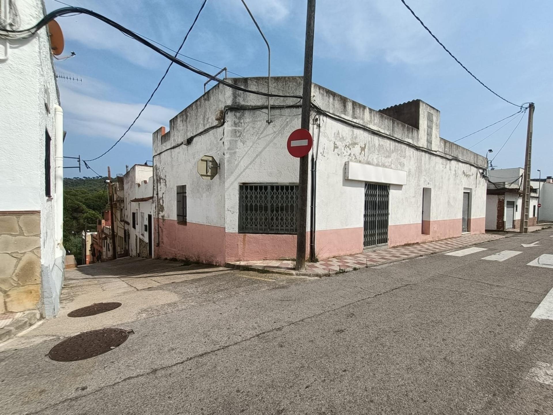 Photo 9 of the listing.