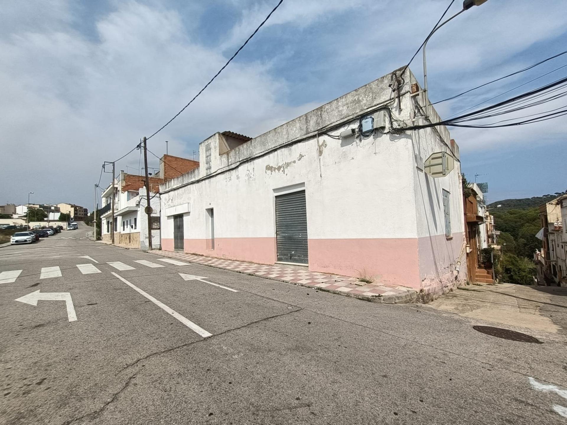 Photo 7 of the listing.