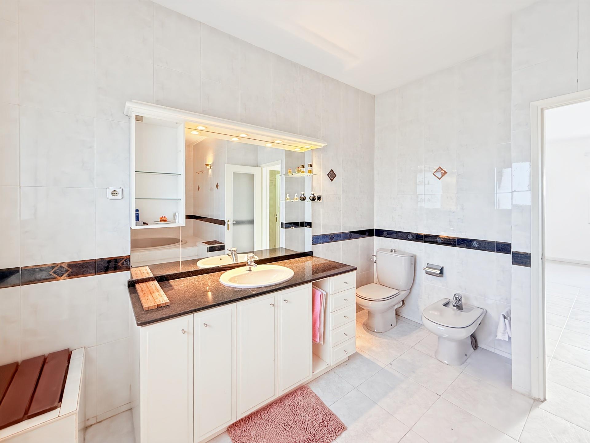 Photo 45 de l'annonce.