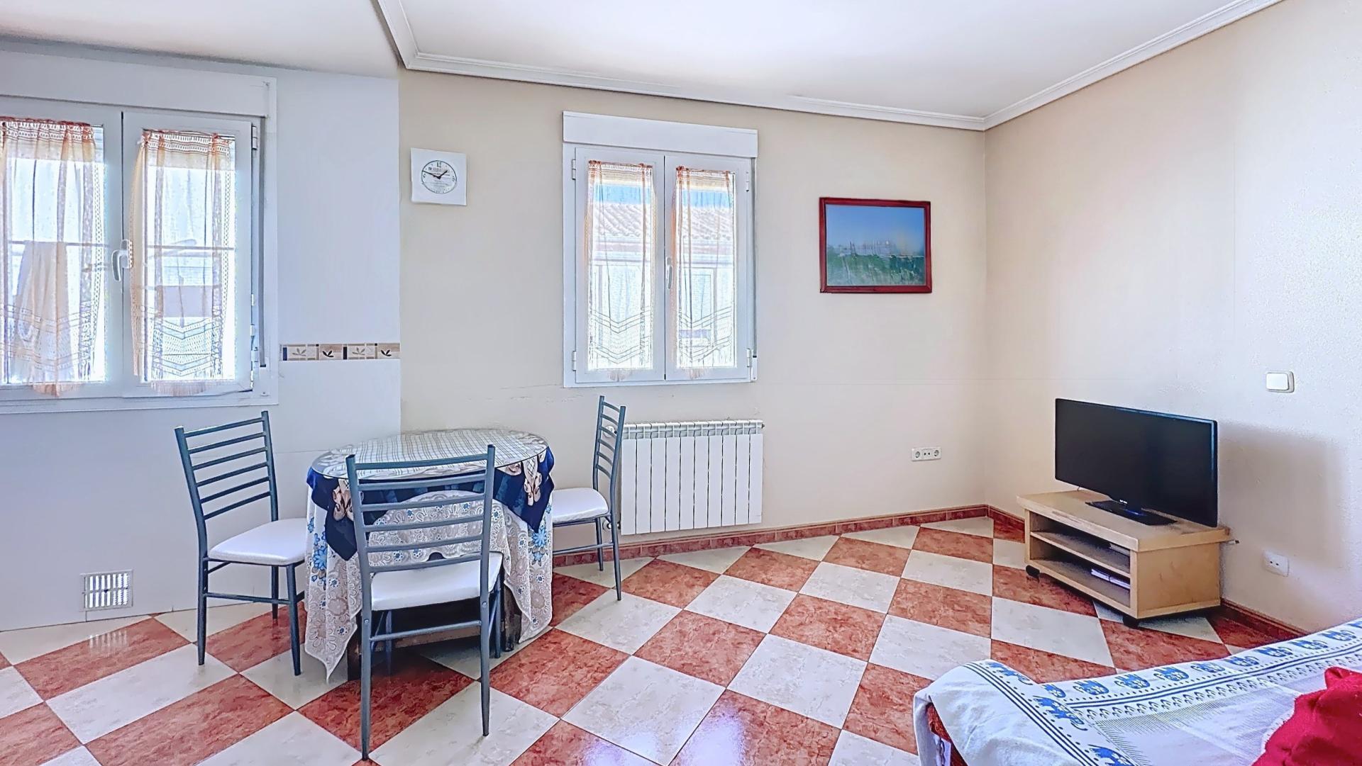 Photo 5 of the listing.