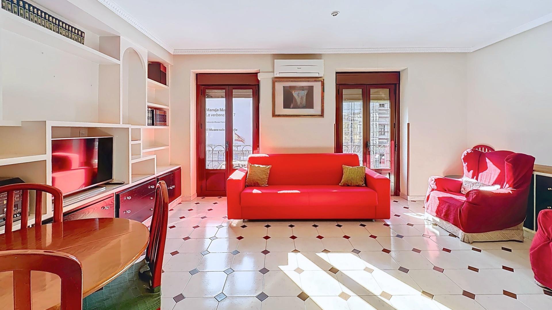 Photo 3 of the listing.