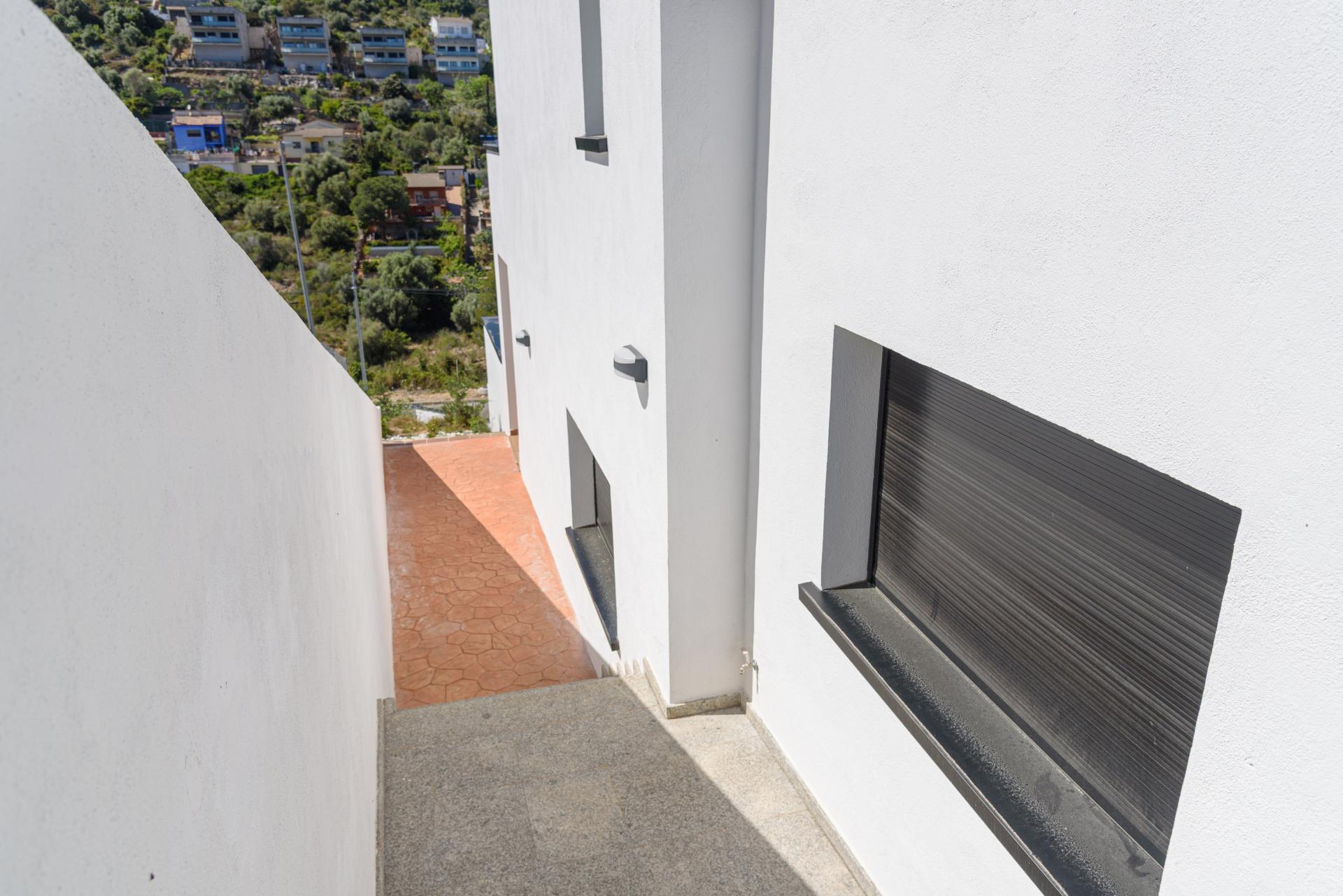 Photo 52 of the listing.