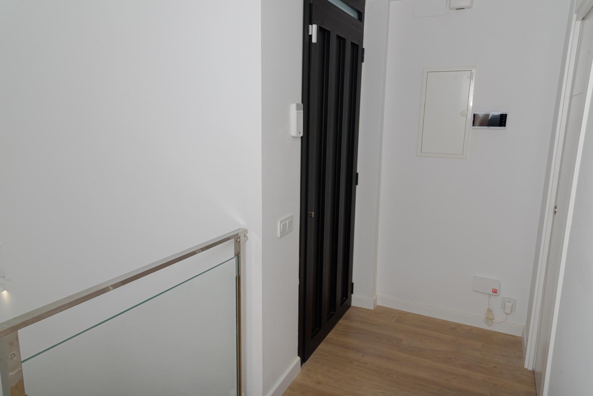 Photo 7 of the listing.