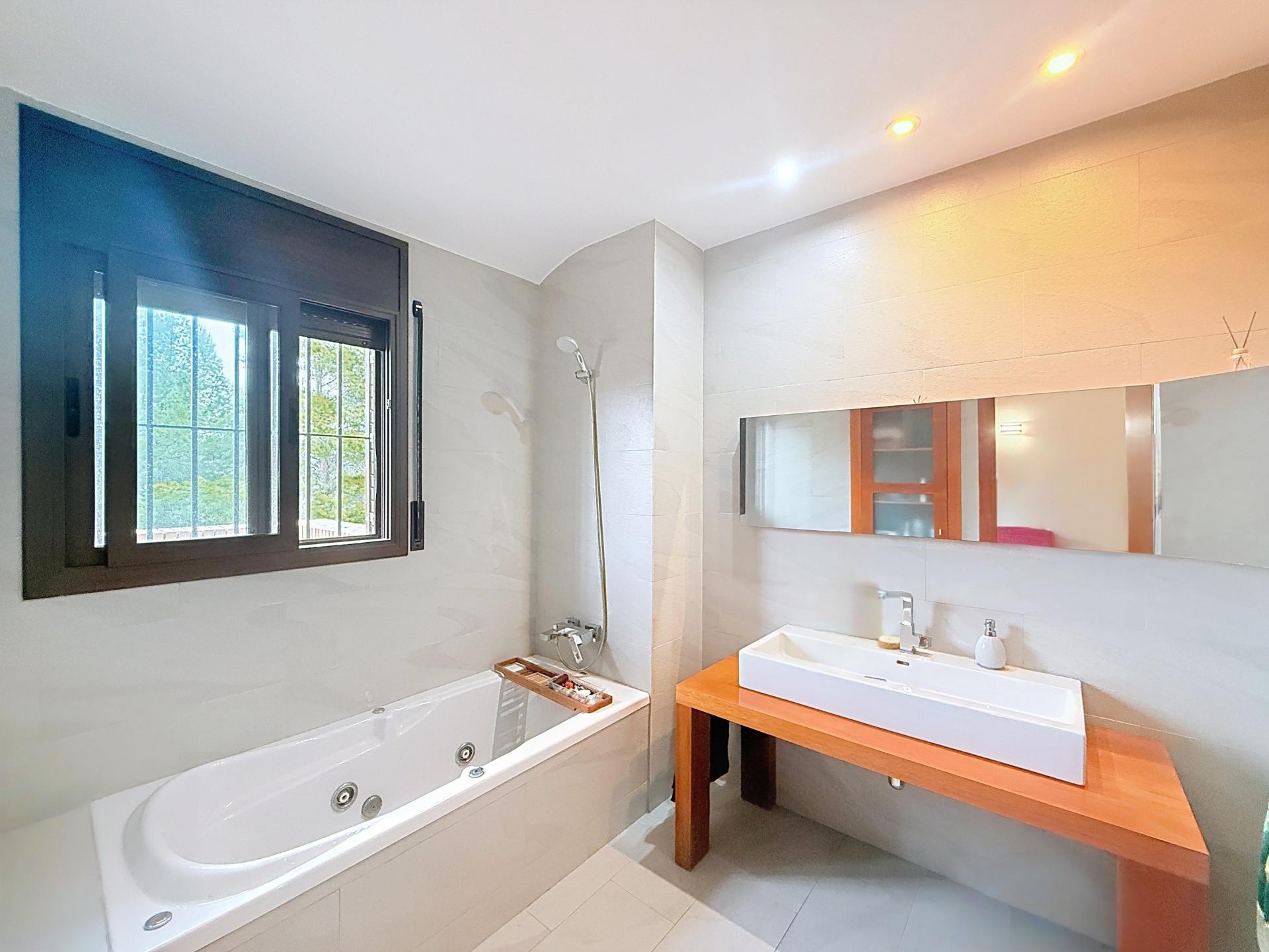 Photo 41 de l'annonce.