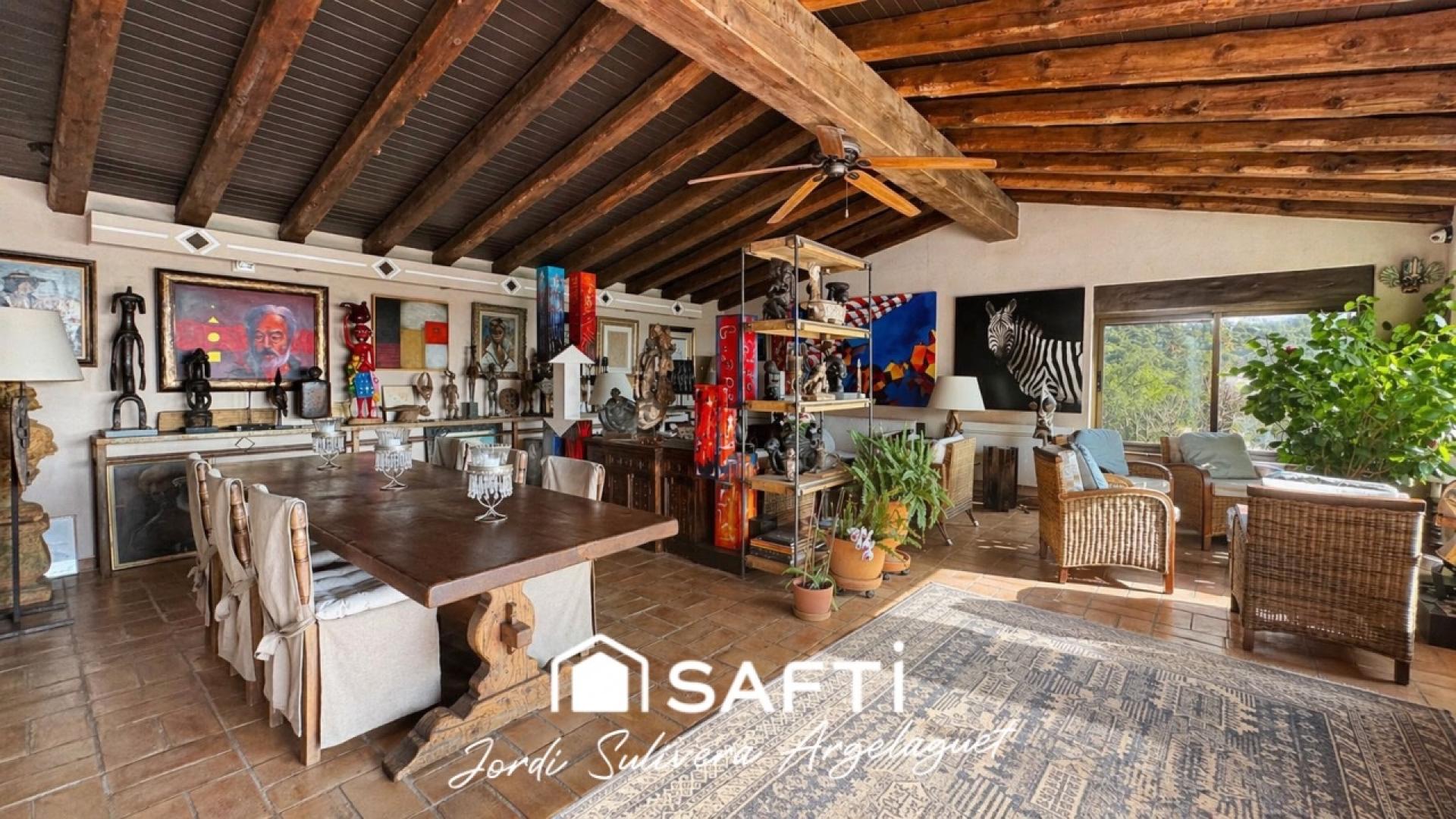 Photo 8 of the listing.