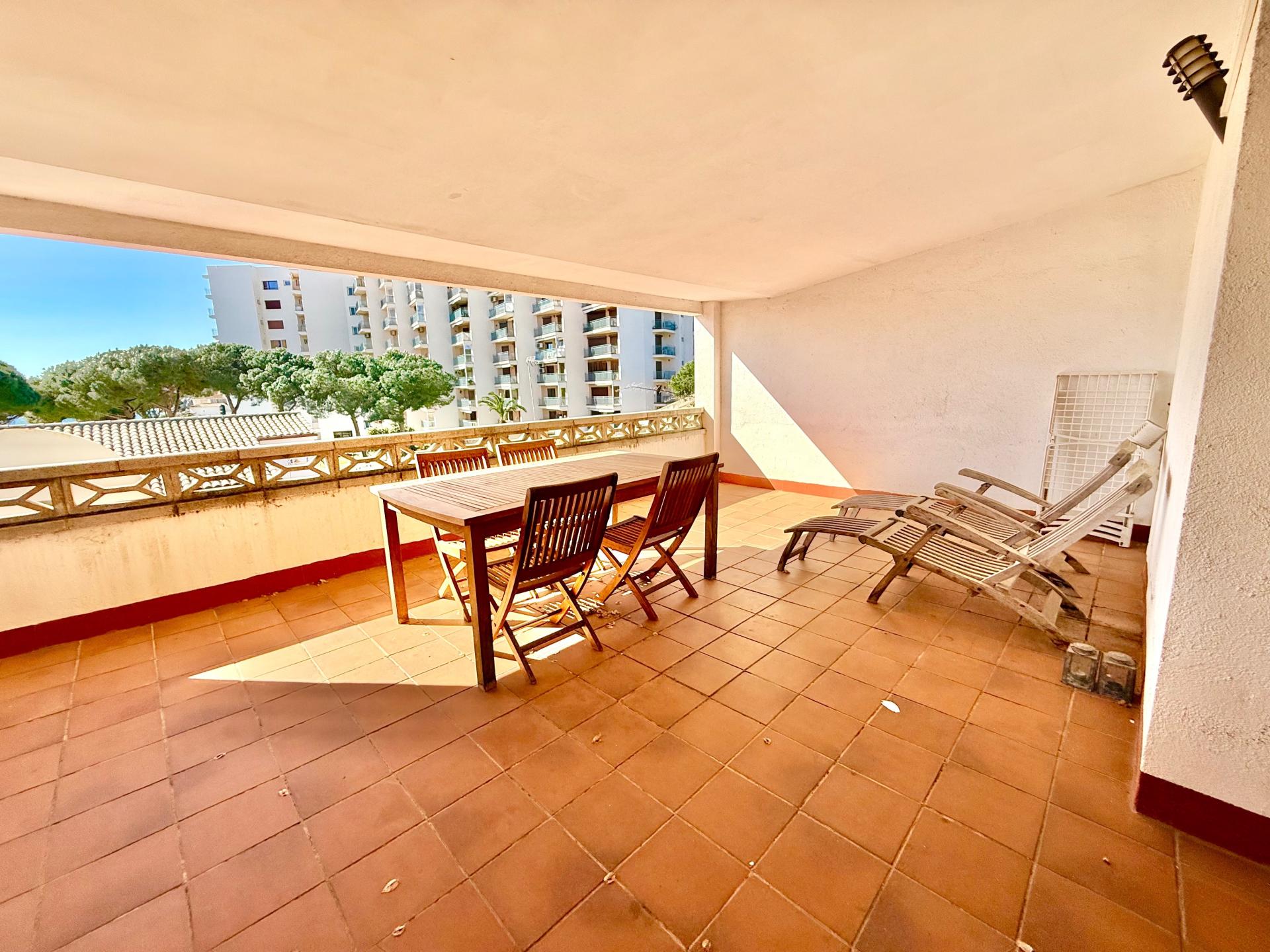 Photo 8 of the listing.