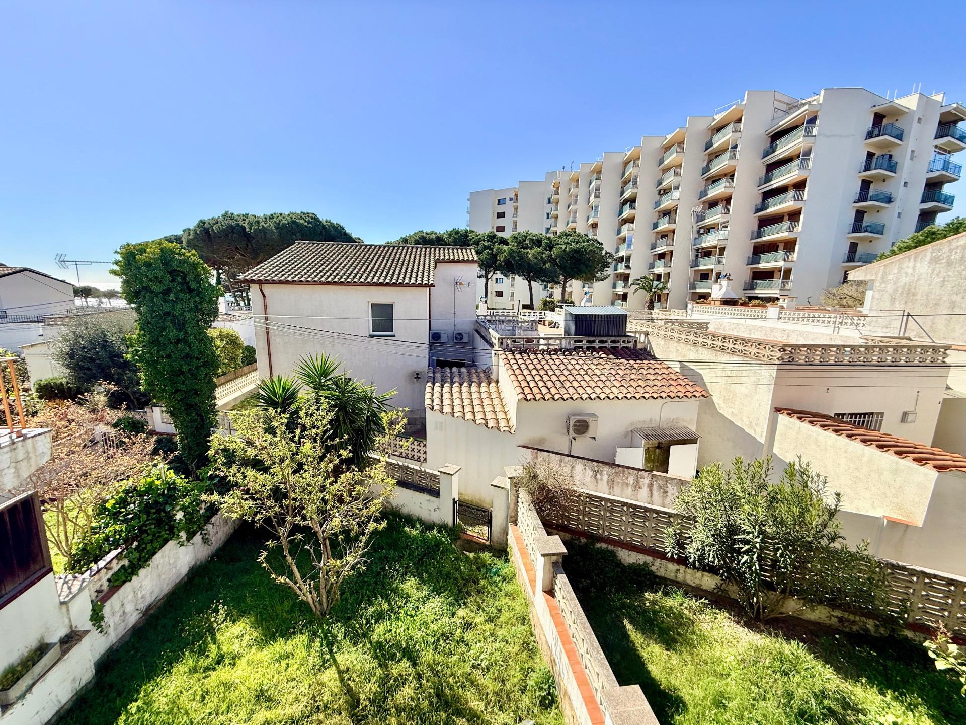 Photo 20 of the listing.