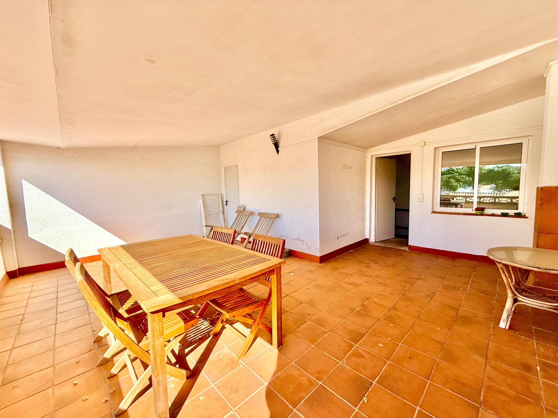 Photo 5 of the listing.