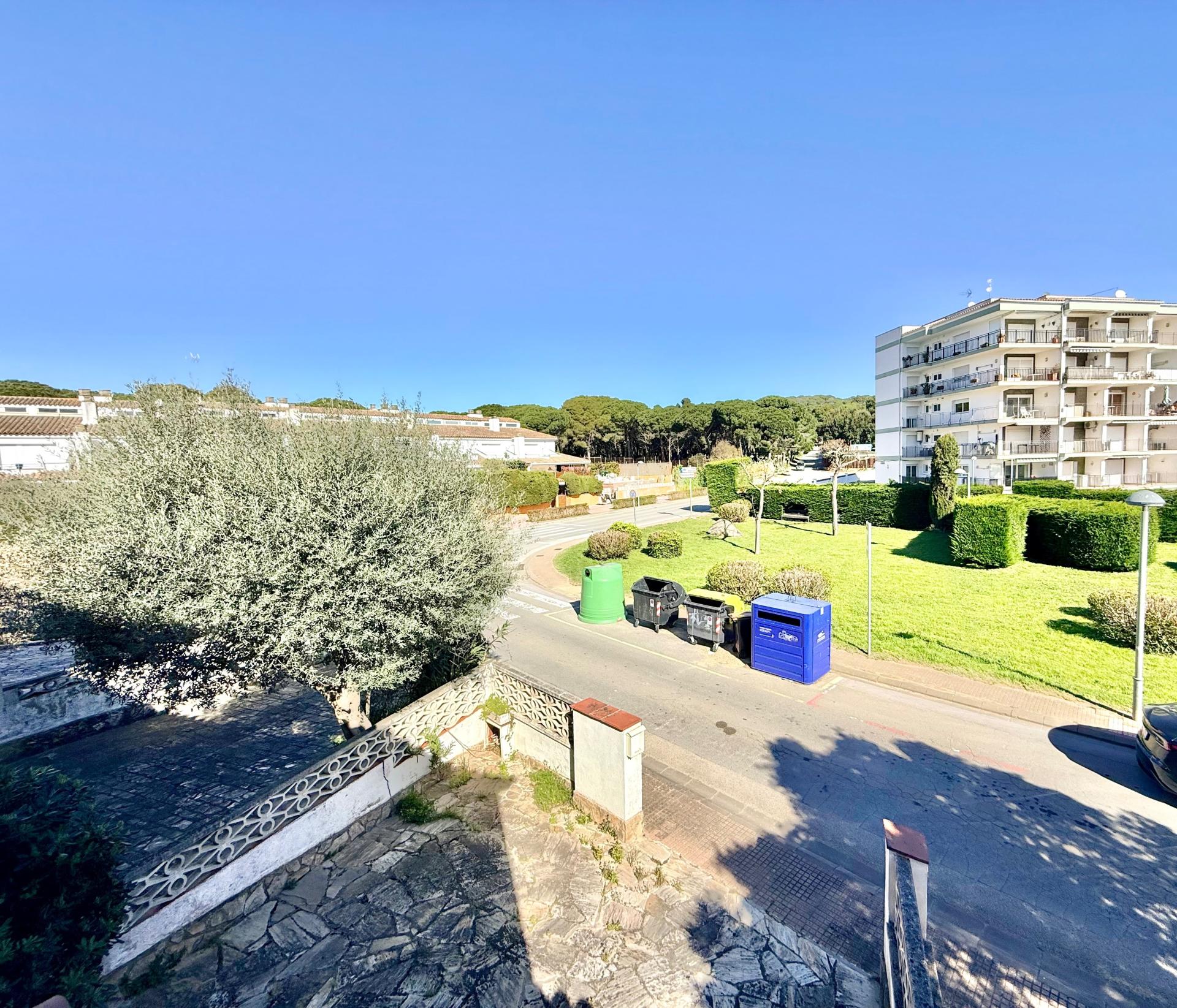 Photo 13 of the listing.