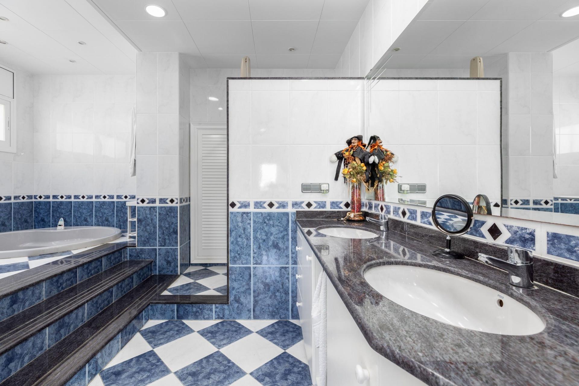 Photo 70 de l'annonce.