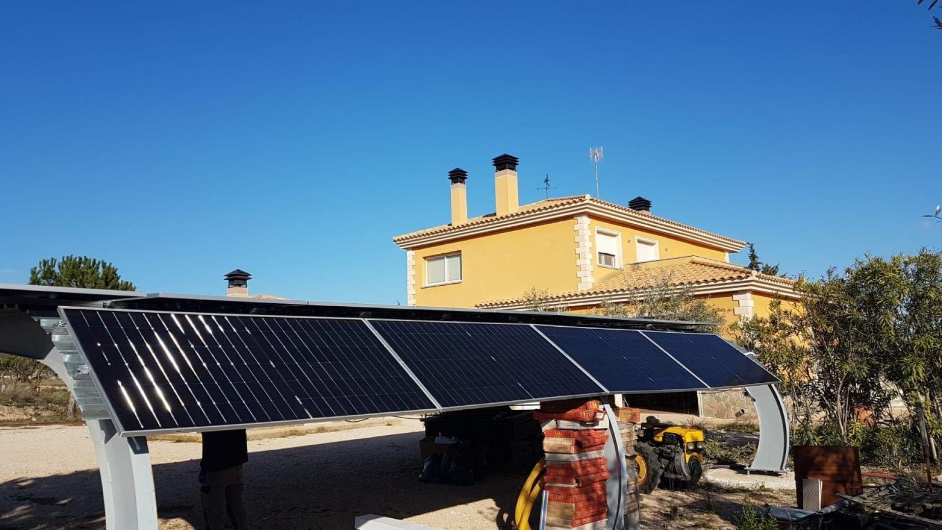 Photo 13 of the listing.