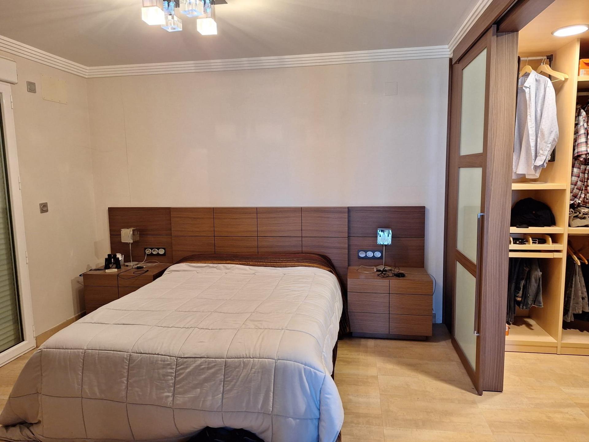 Photo 2 of the listing.