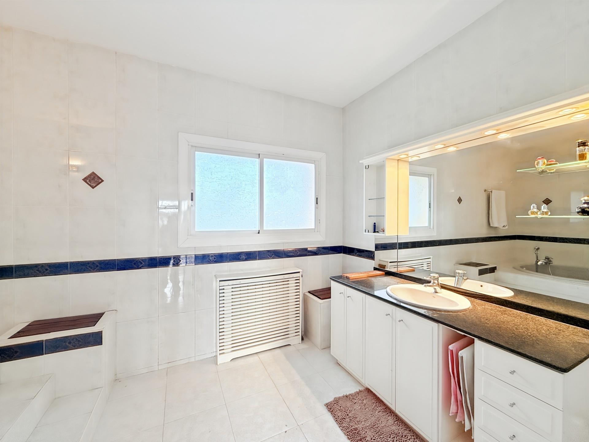 Photo 42 de l'annonce.