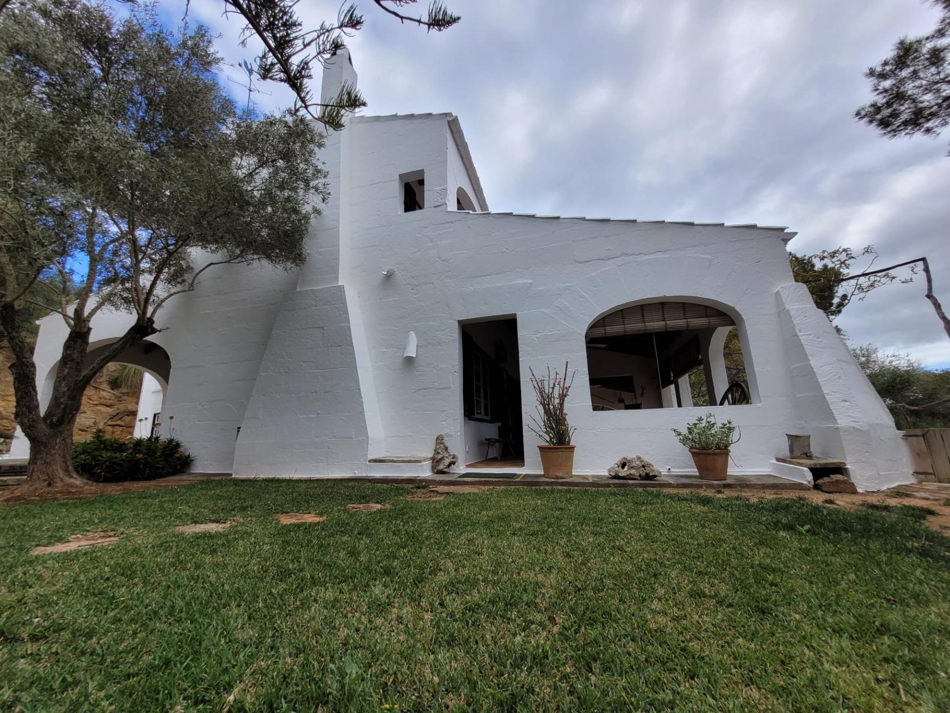 Photo 12 of the listing.