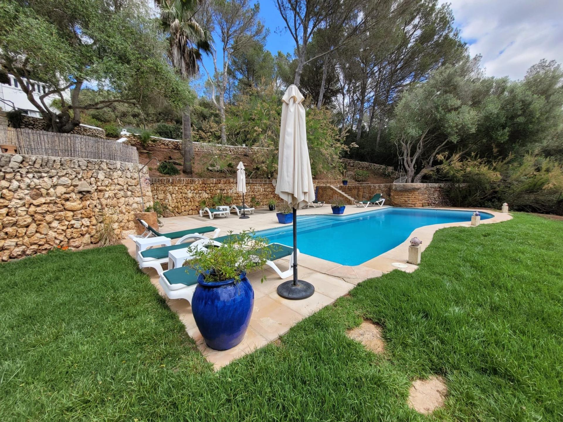 Photo 4 of the listing.