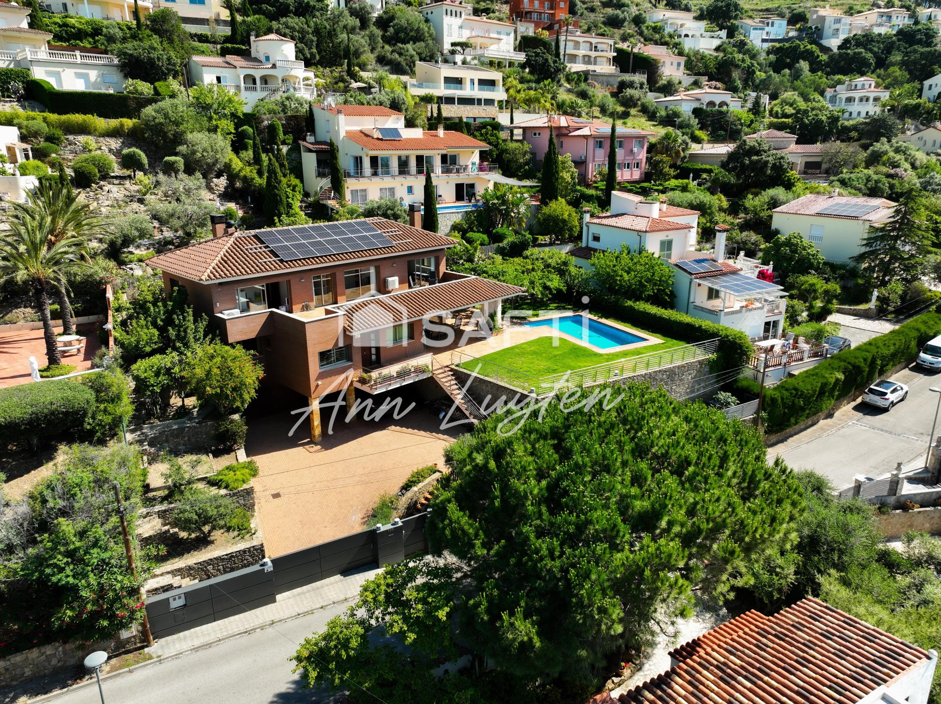 Photo 41 of the listing.